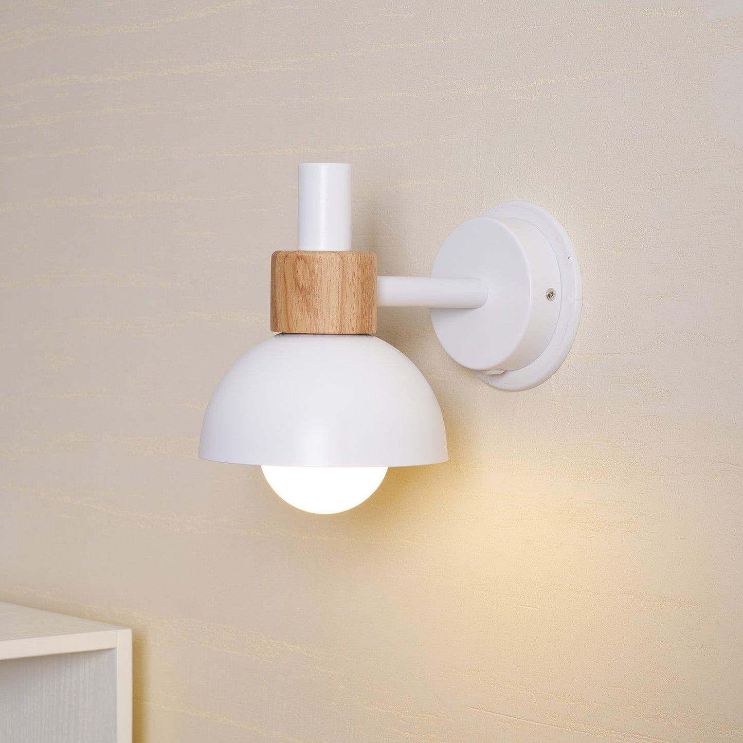 Fanta Wall Lamp