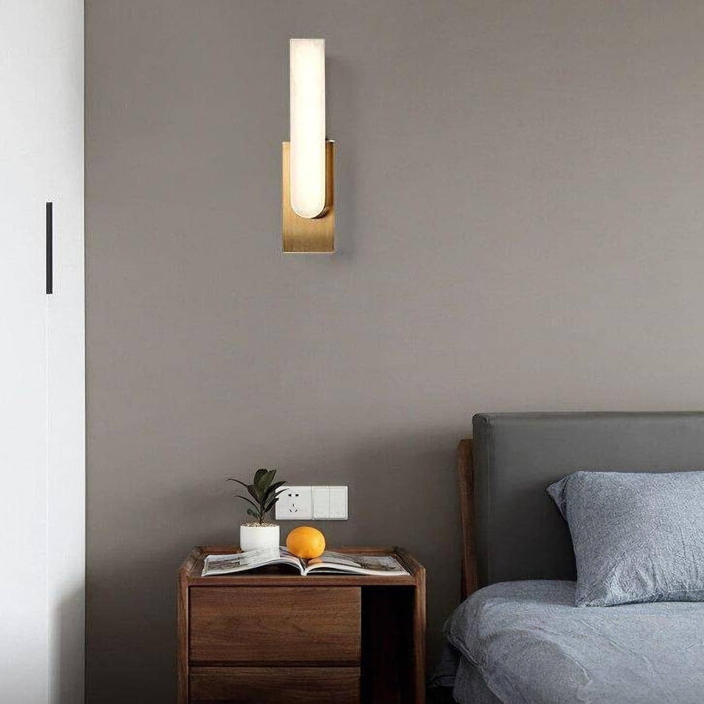 Agatha Alabaster Wall Lamp