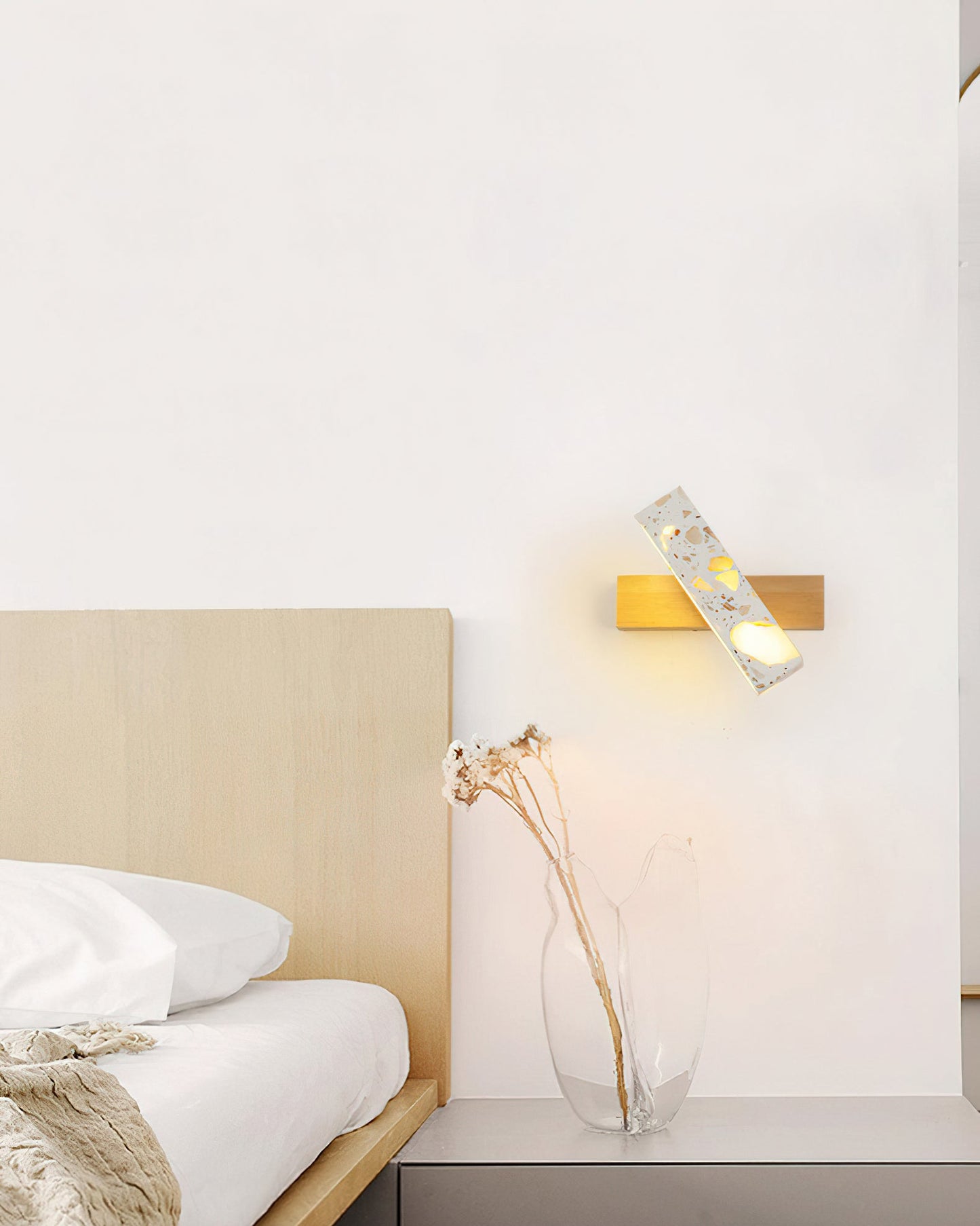 Andre Wall Lamp