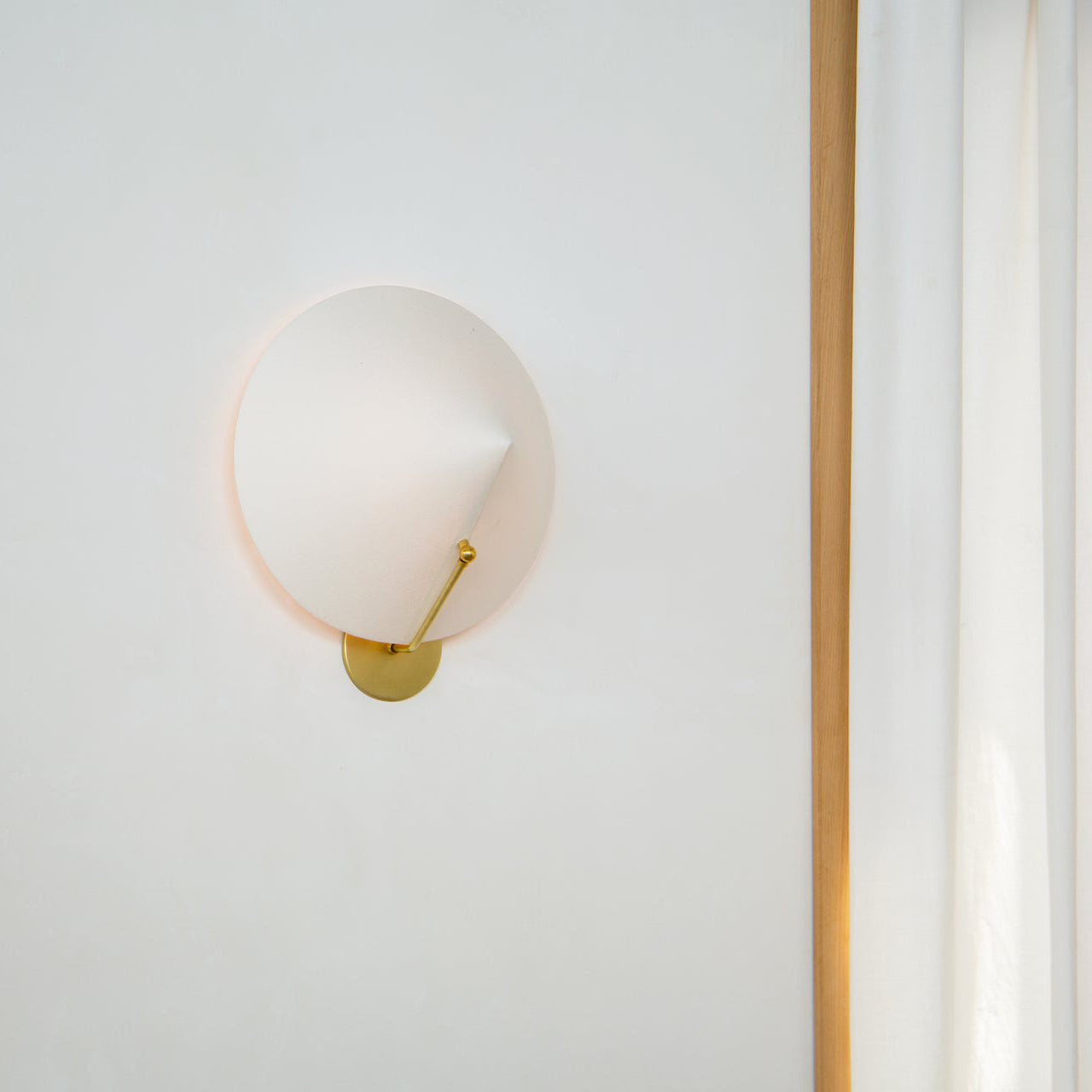 Arno Wall Light