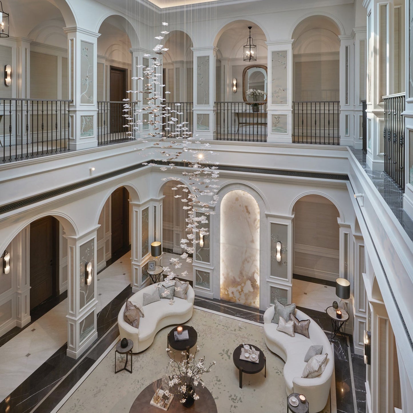 Avenia Fluid Chandelier