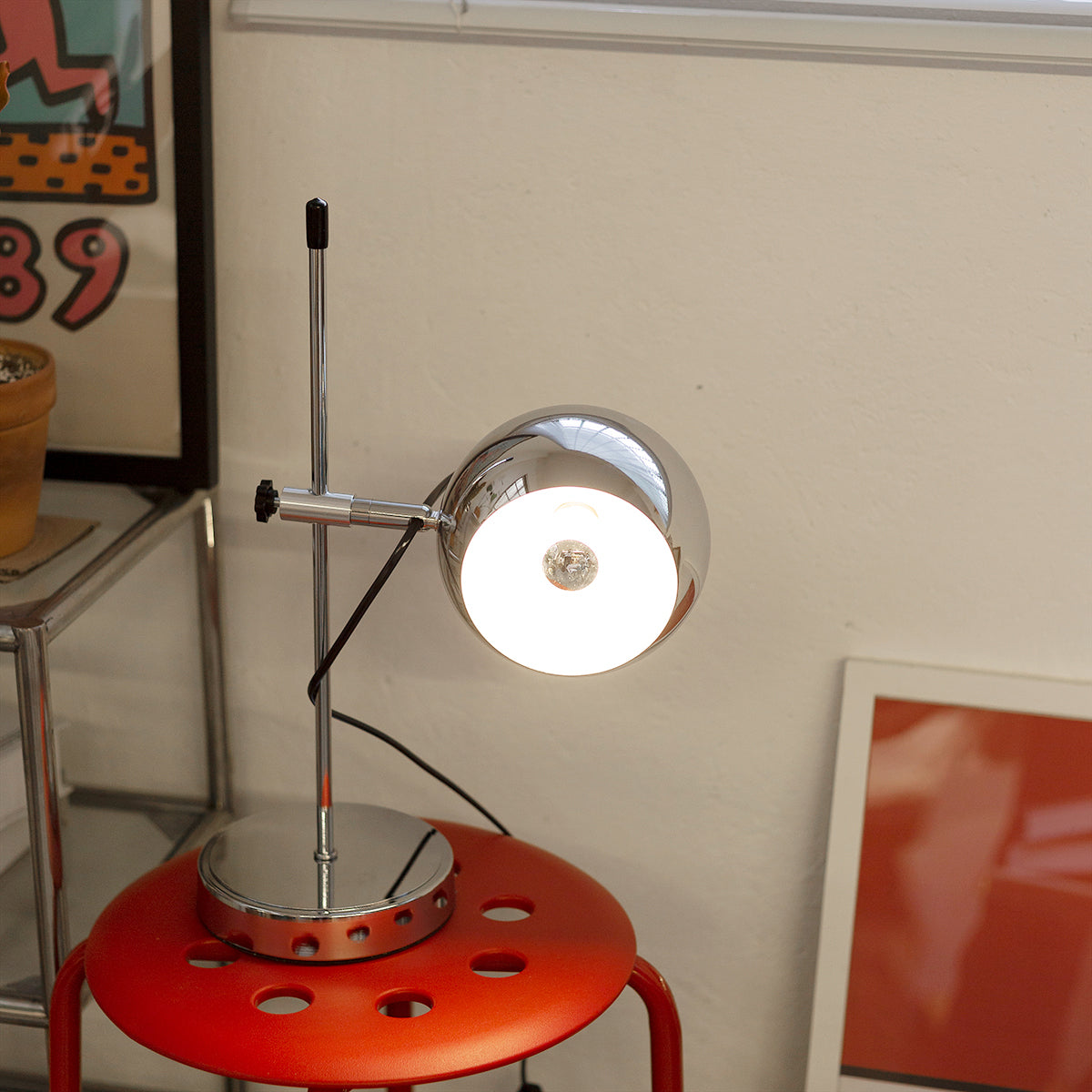 Ball Bracket Table Lamp