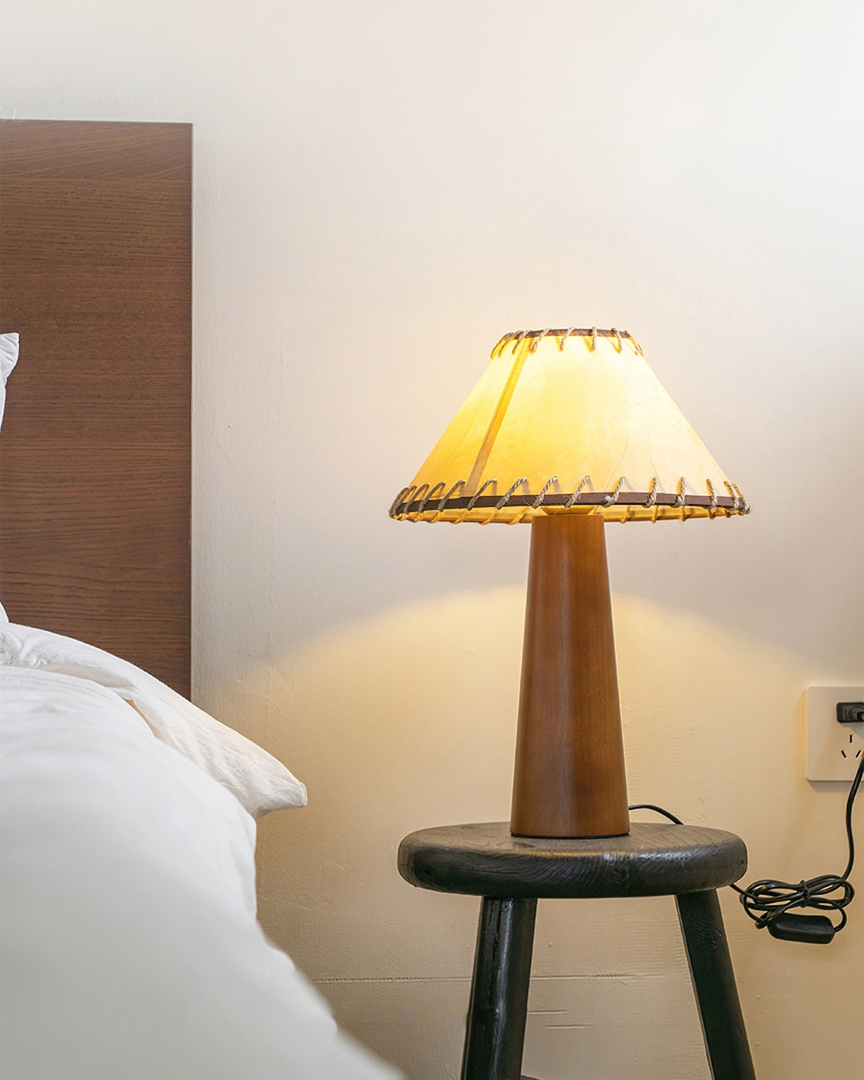 Basica Table Lamp