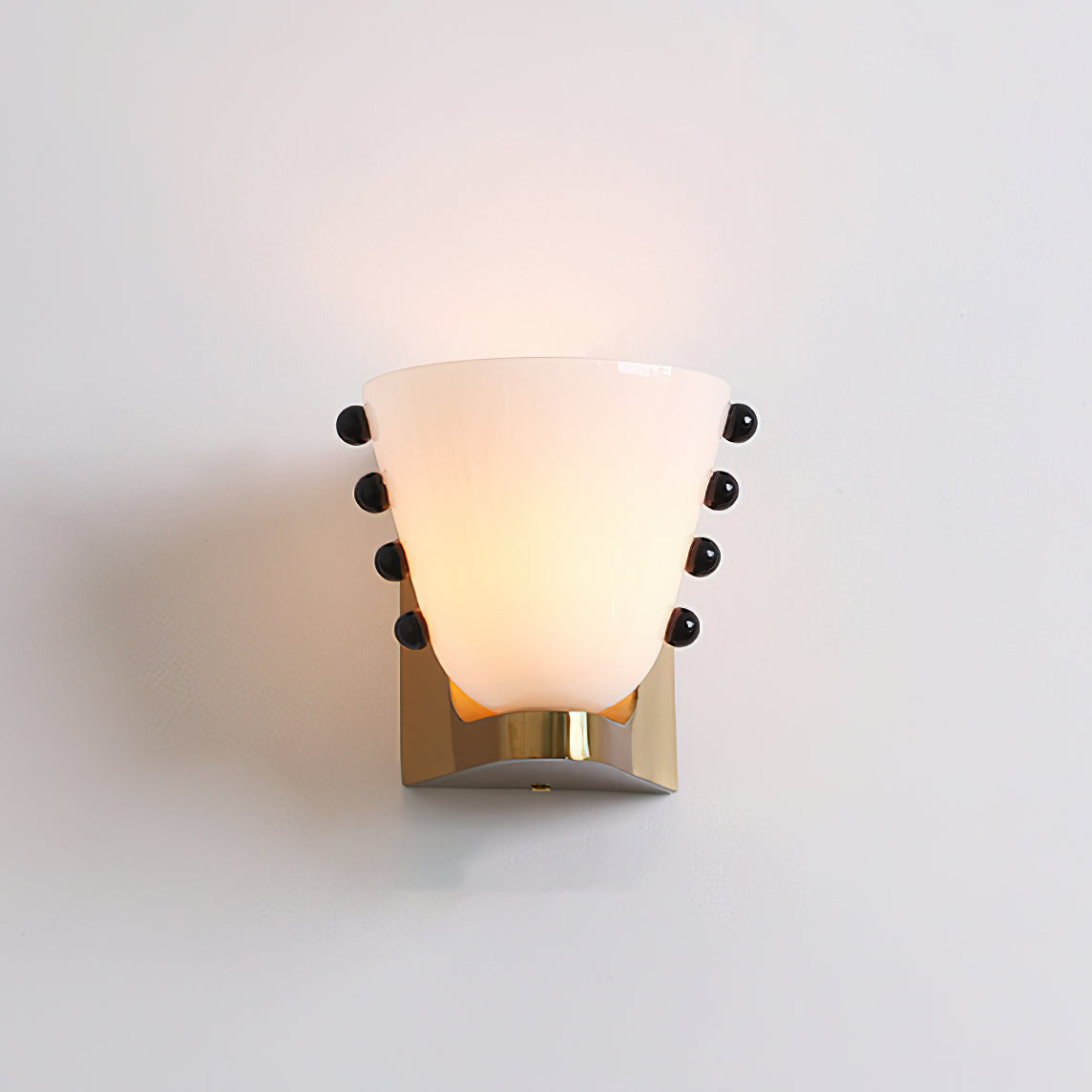Berries Wall Lamp