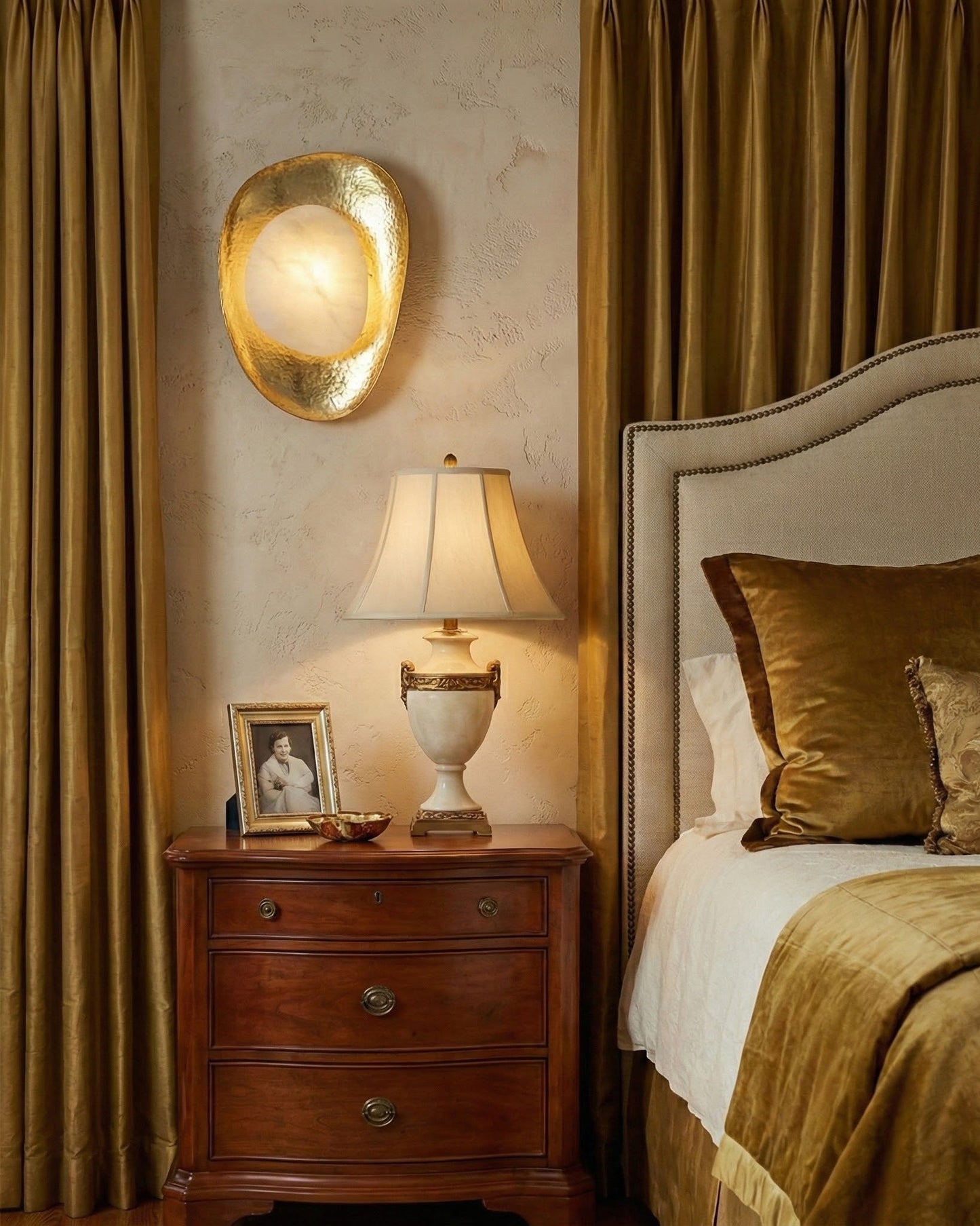 Maricel Alabaster Wall Lamp