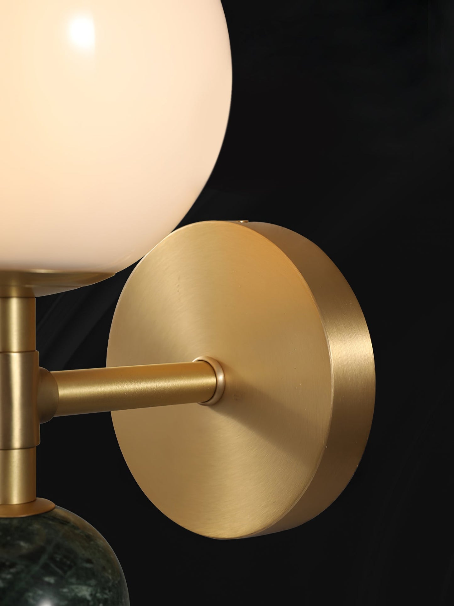 Dalt Wall Lamp