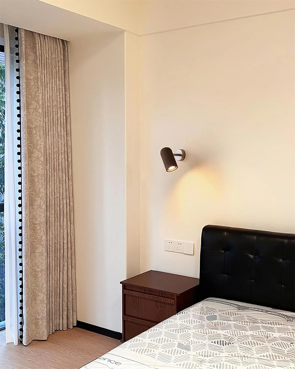 Donovan Wall Lamp
