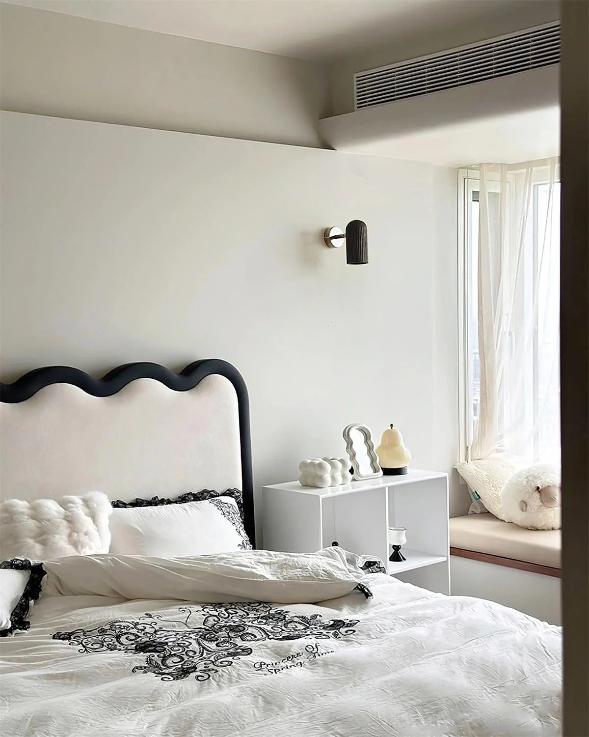 Donovan Wall Lamp