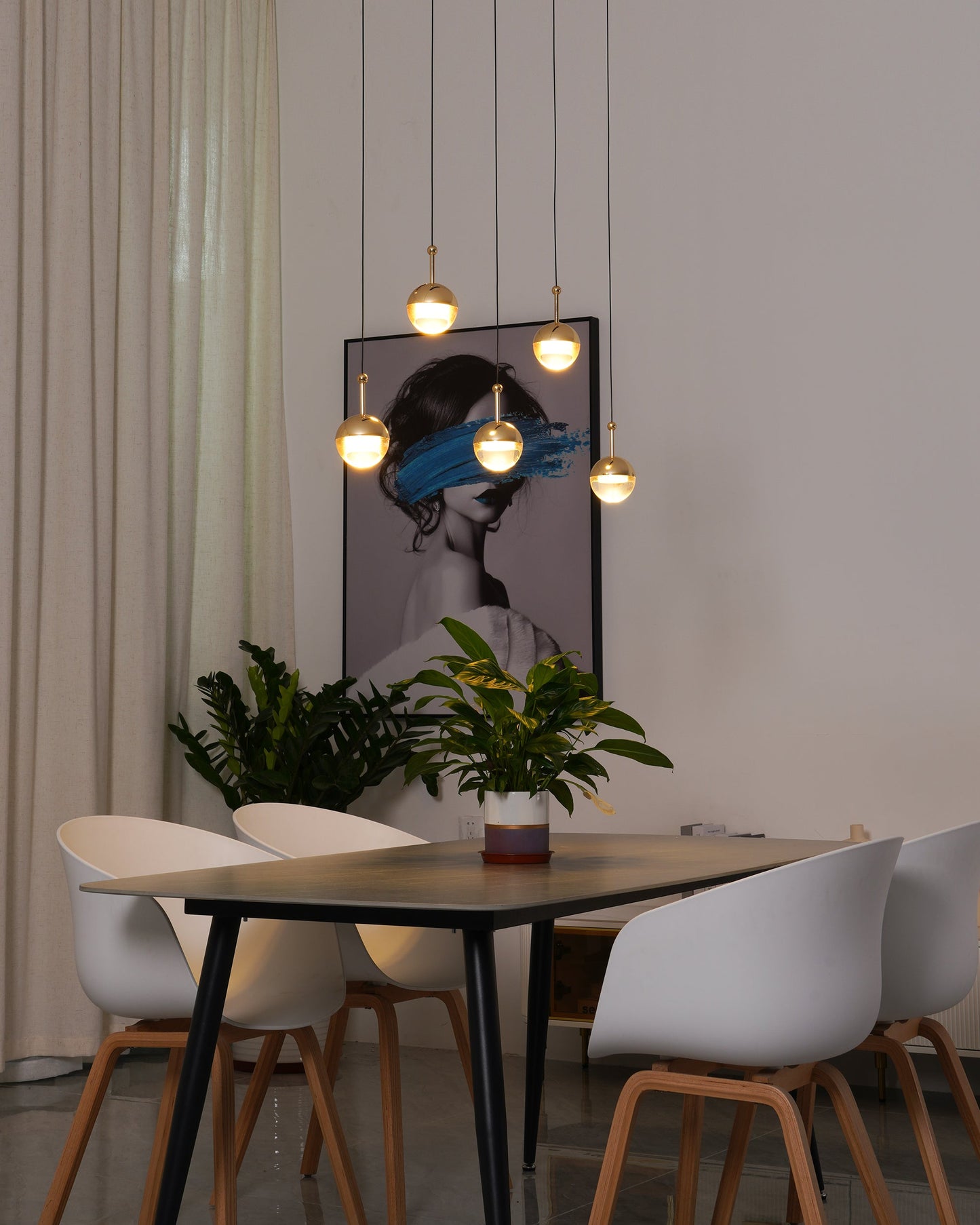 Stylish Ball Chandelier