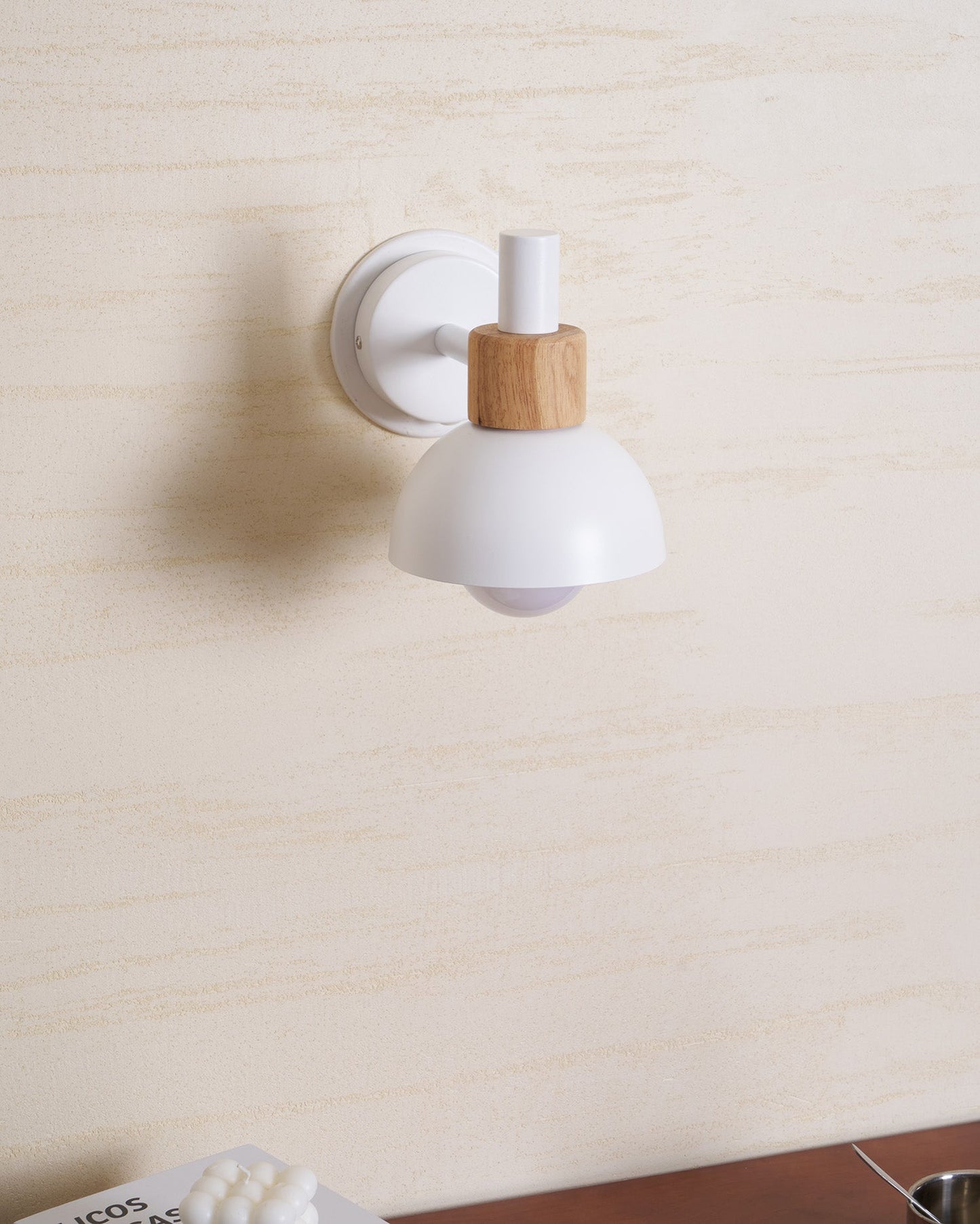 Fanta Wall Lamp