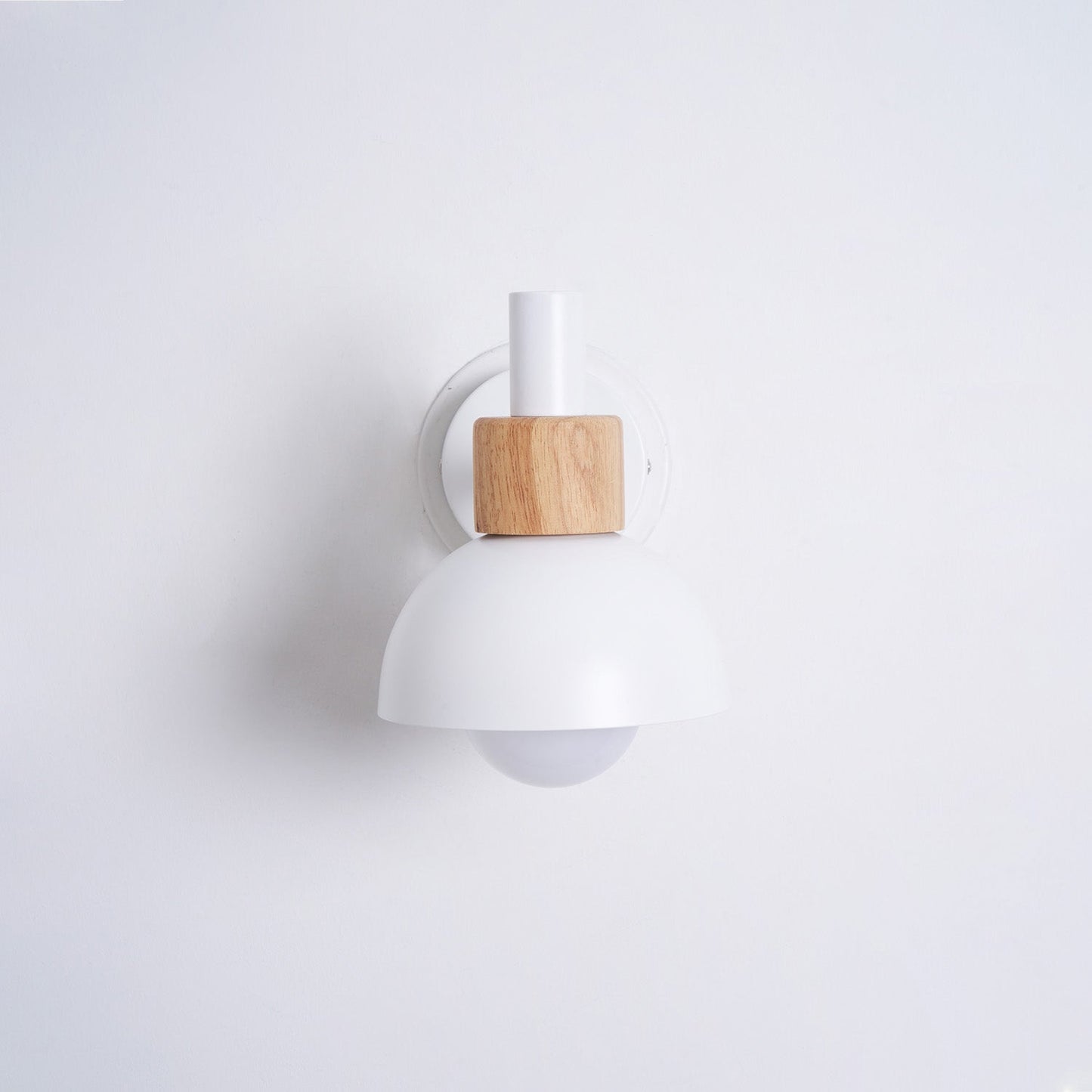 Fanta Wall Lamp