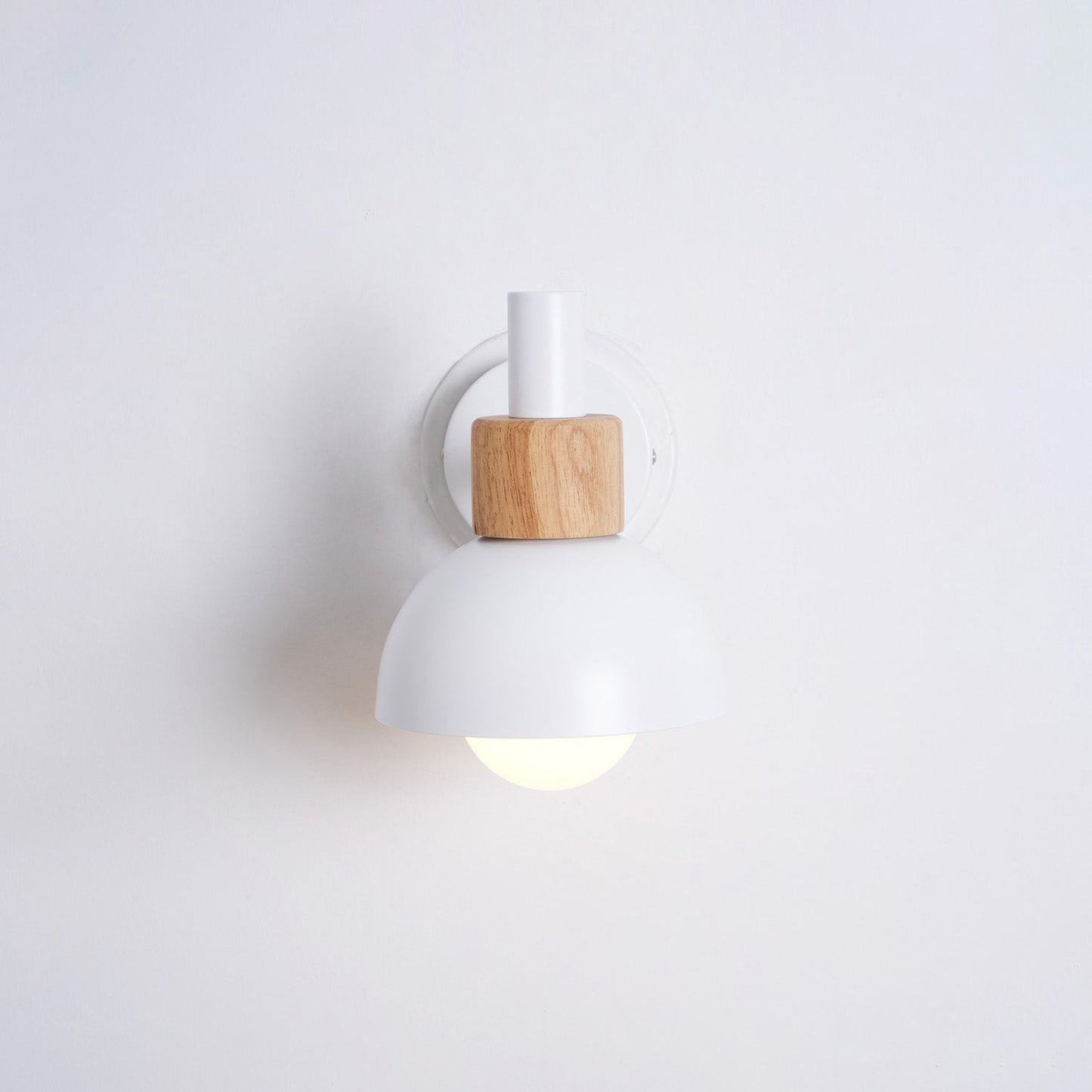 Fanta Wall Lamp