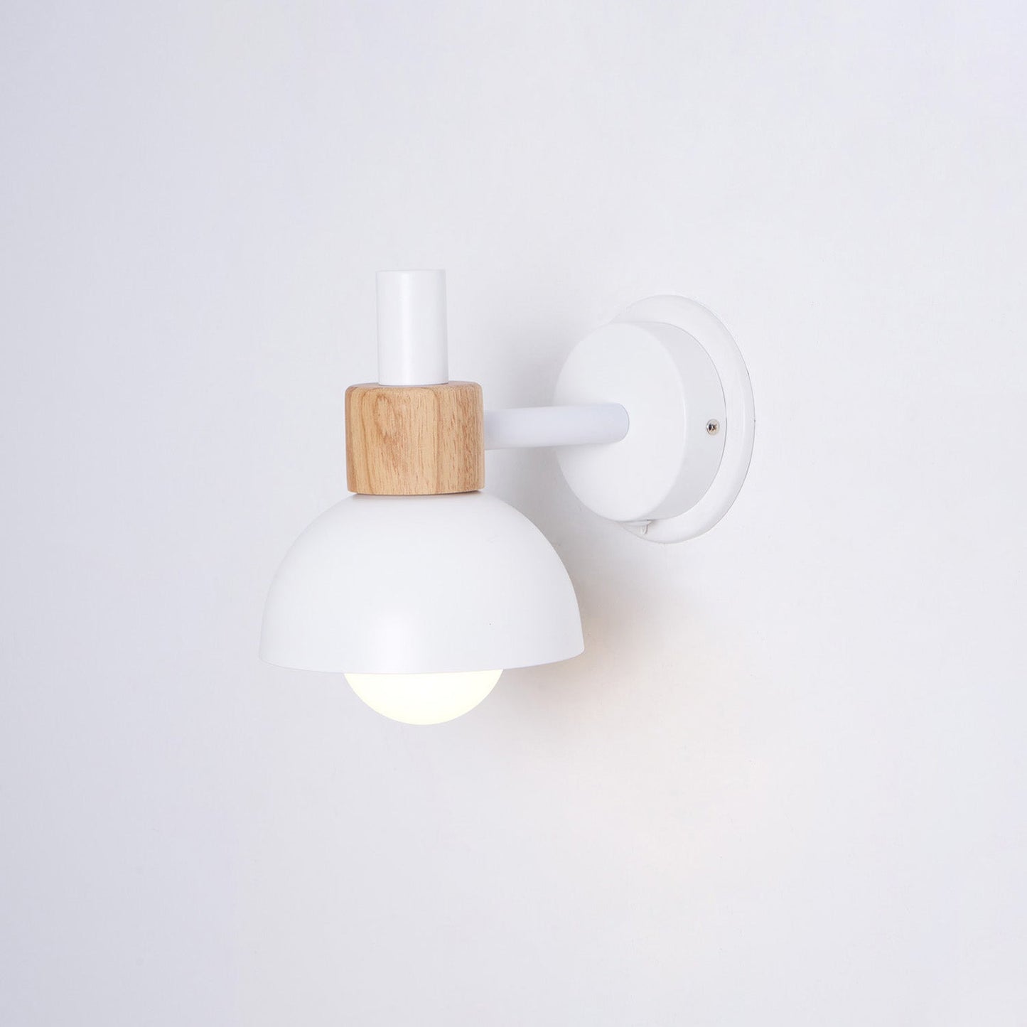 Fanta Wall Lamp
