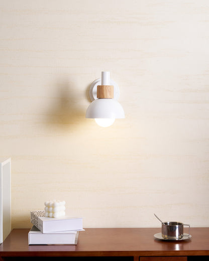 Fanta Wall Lamp