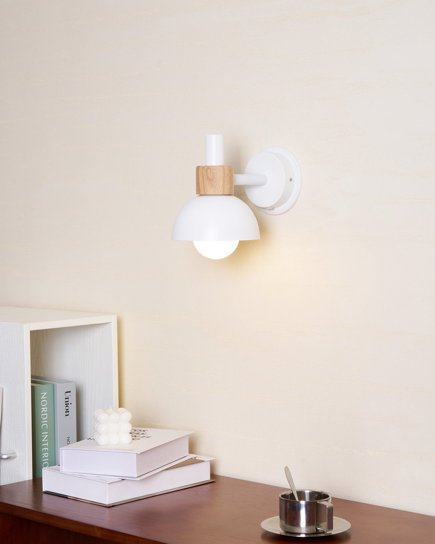 Fanta Wall Lamp