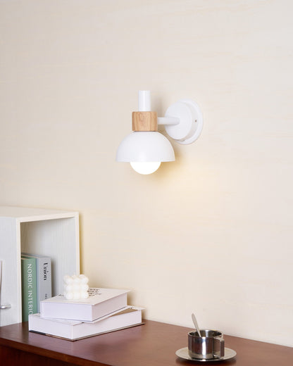 Fanta Wall Lamp