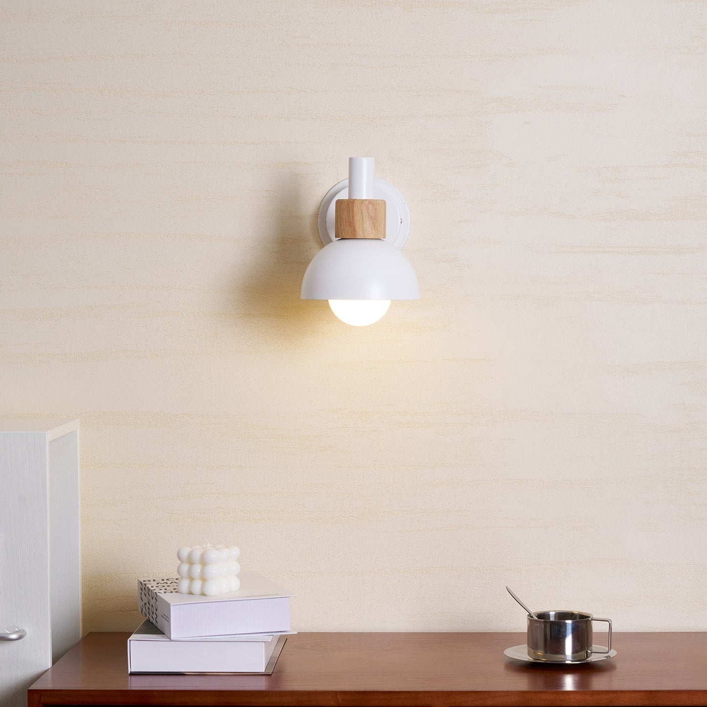Fanta Wall Lamp