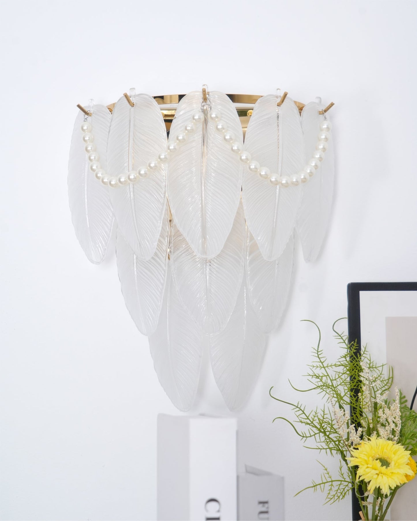 Feather Pearl Wall Lamp
