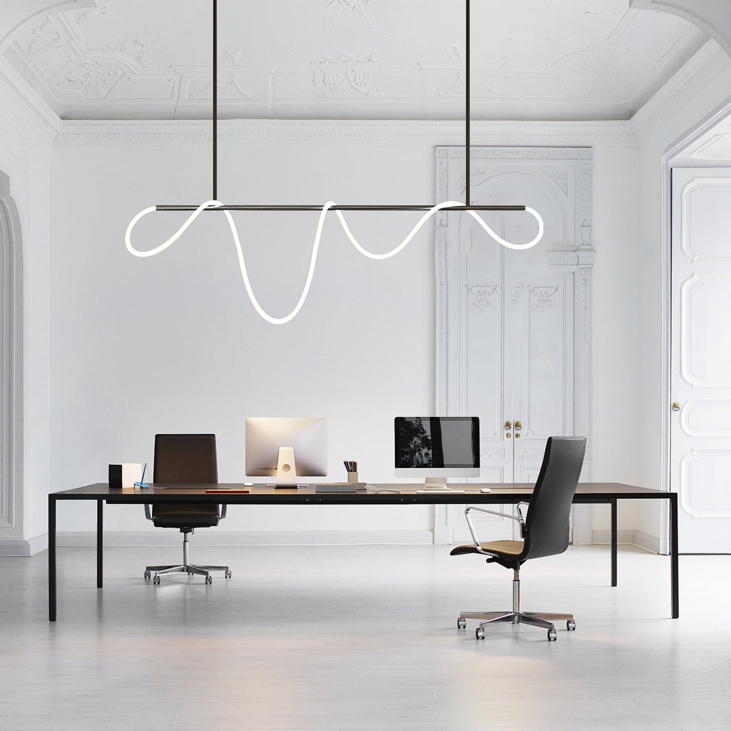 Serpentine Glow Black Chandelier