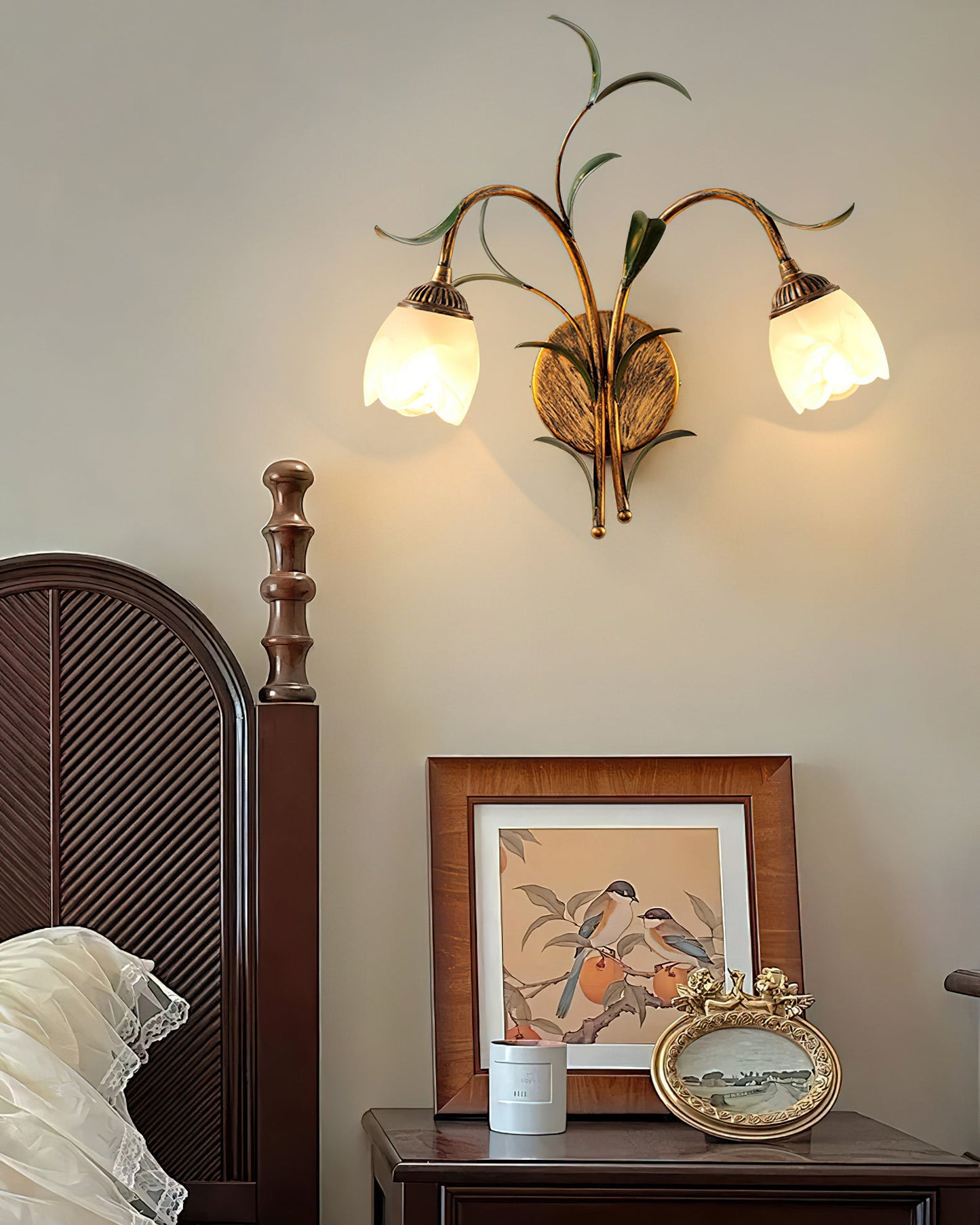 Jasmine Wall Light