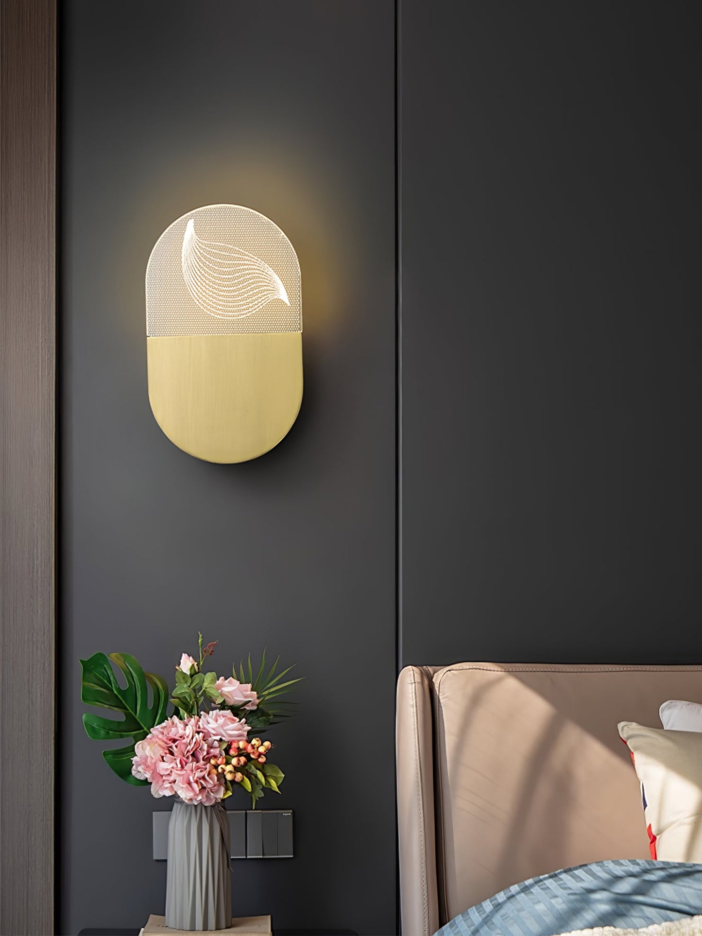 Kaikea Wall Lamp