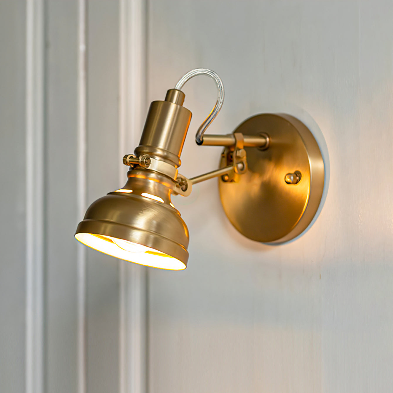 Kane Wall Lamp