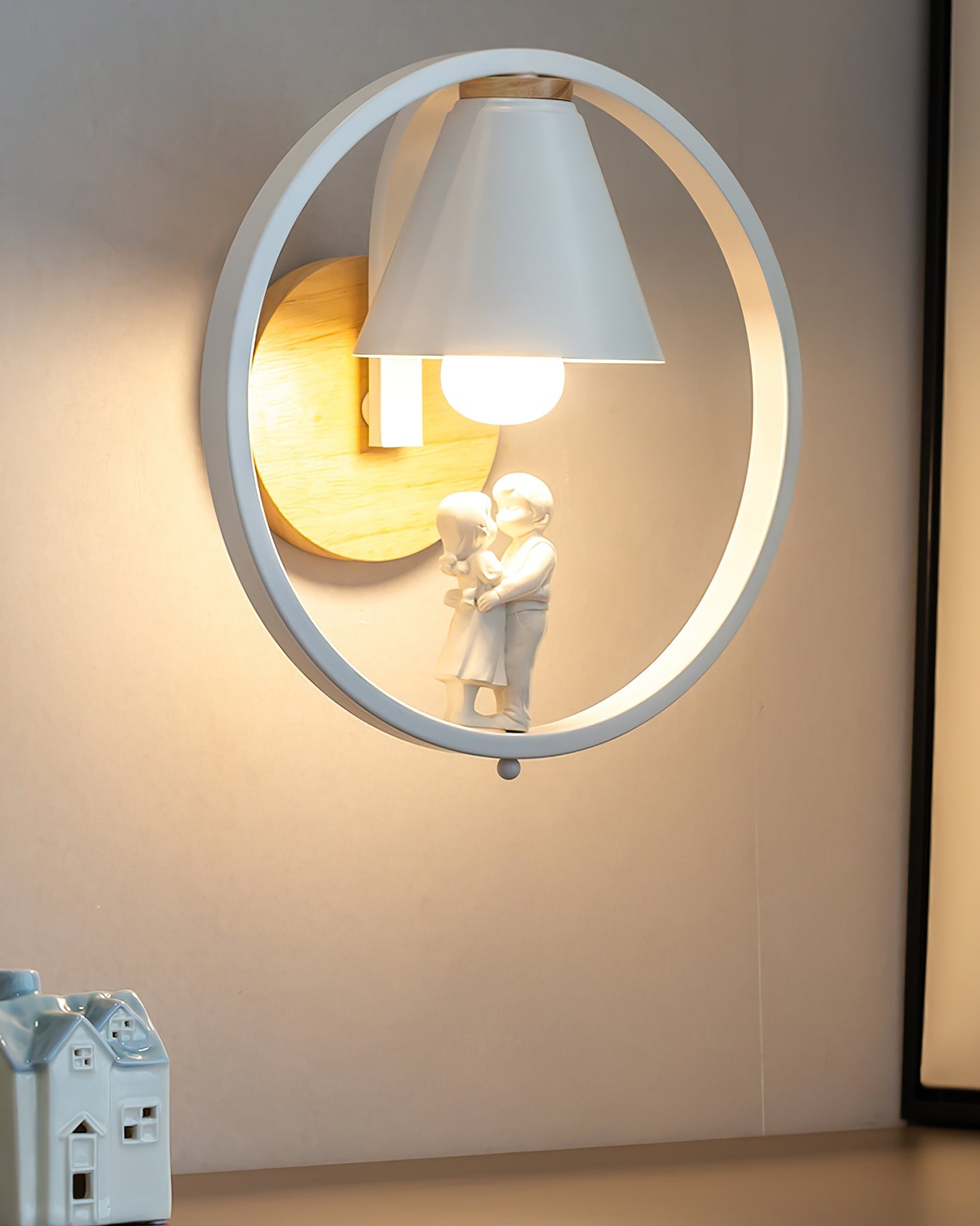 Kona Wall Light