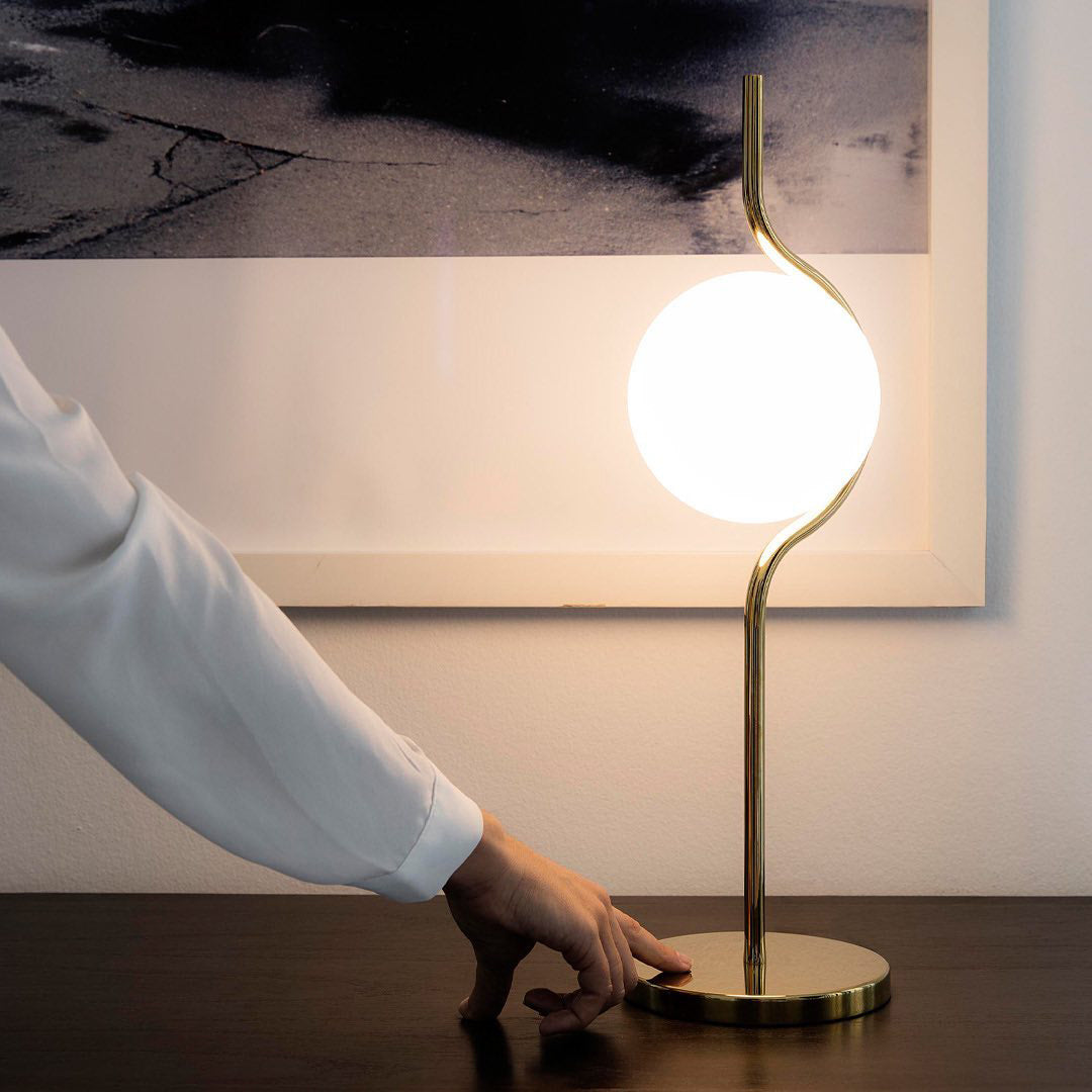 Levita Table Lamp