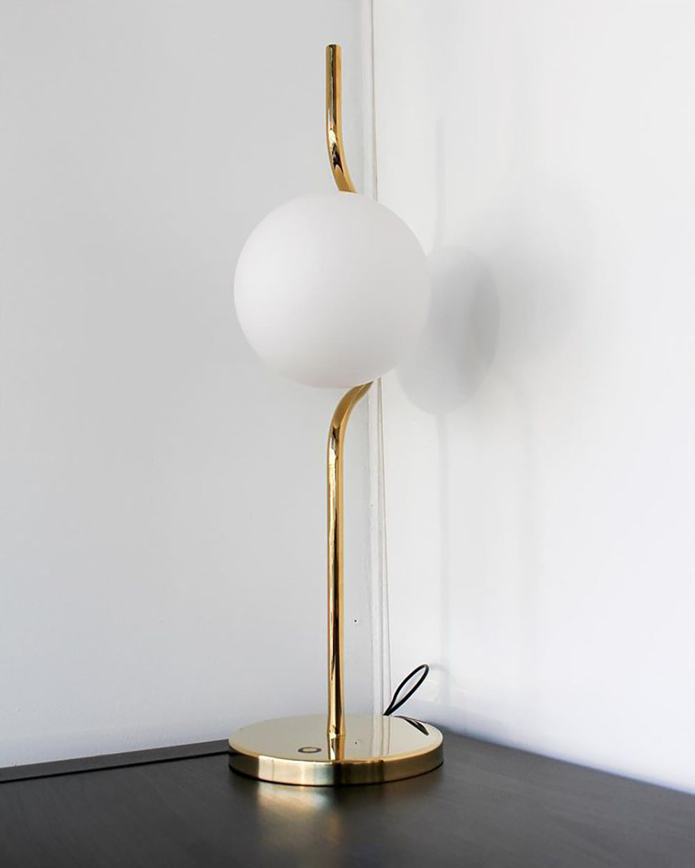 Levita Table Lamp