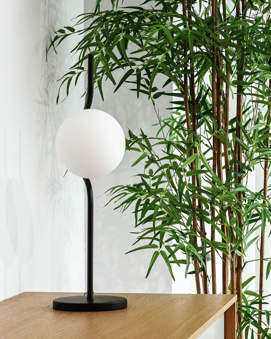 Levita Table Lamp