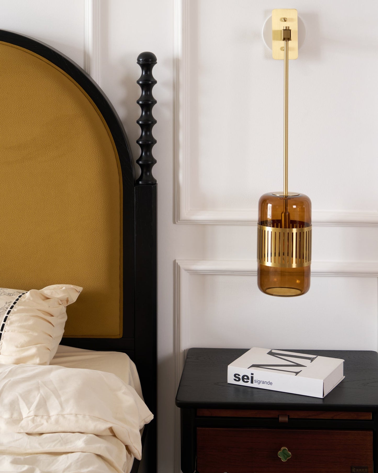 Lizak Wall Lamp