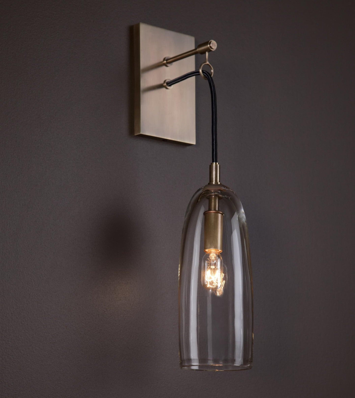 Lure Wall Lamp