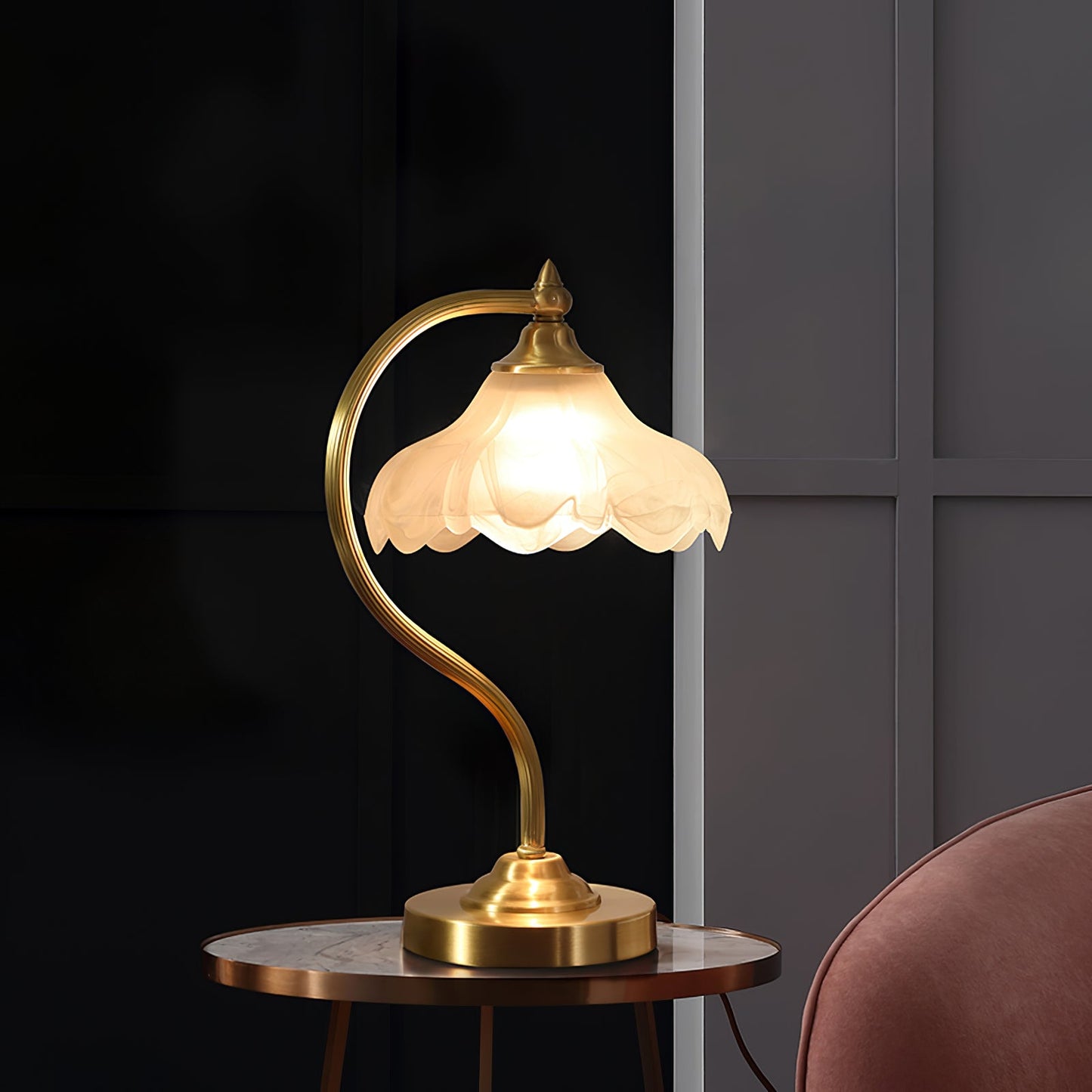 Magnolya Flower Table Lamp