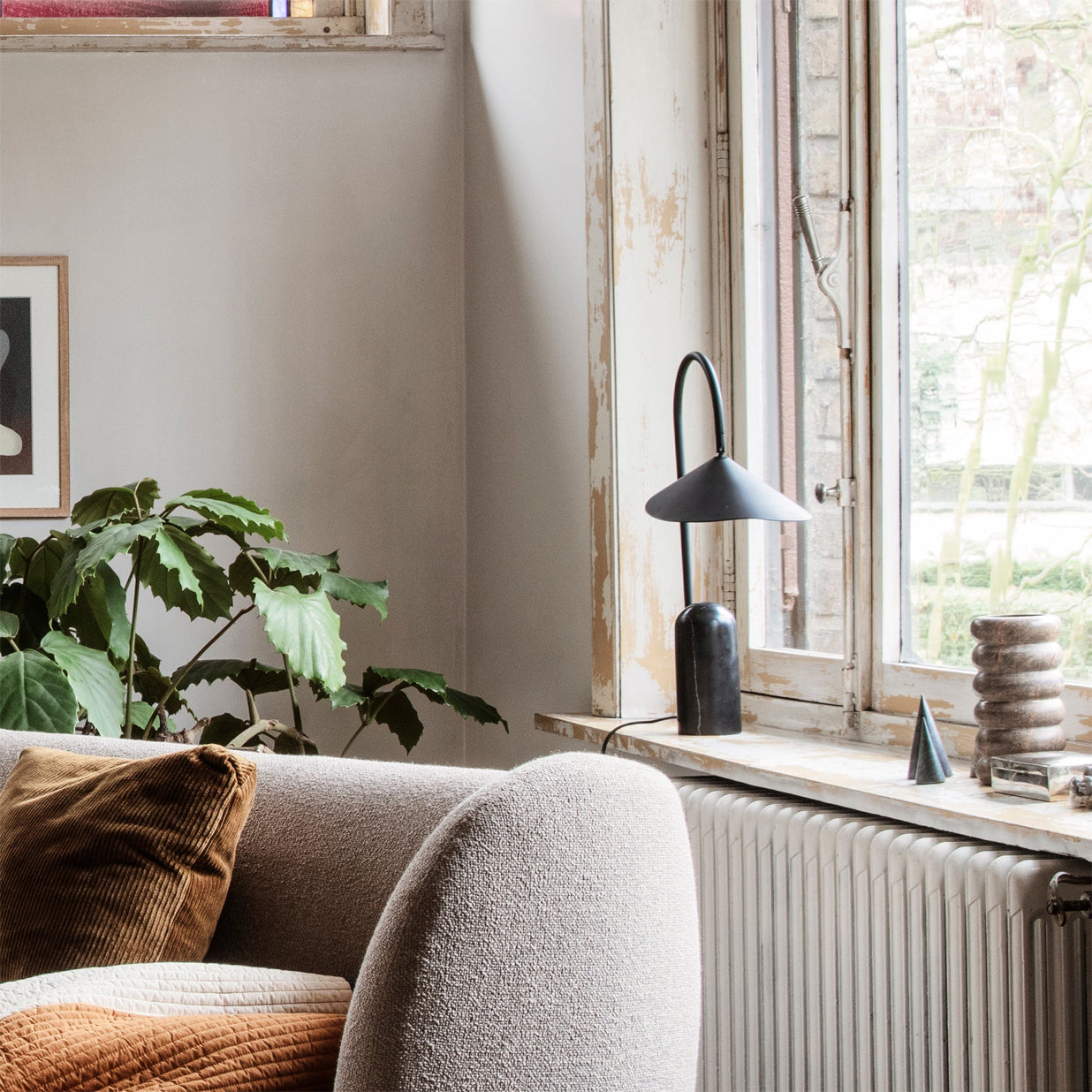 Mono Table Lamp