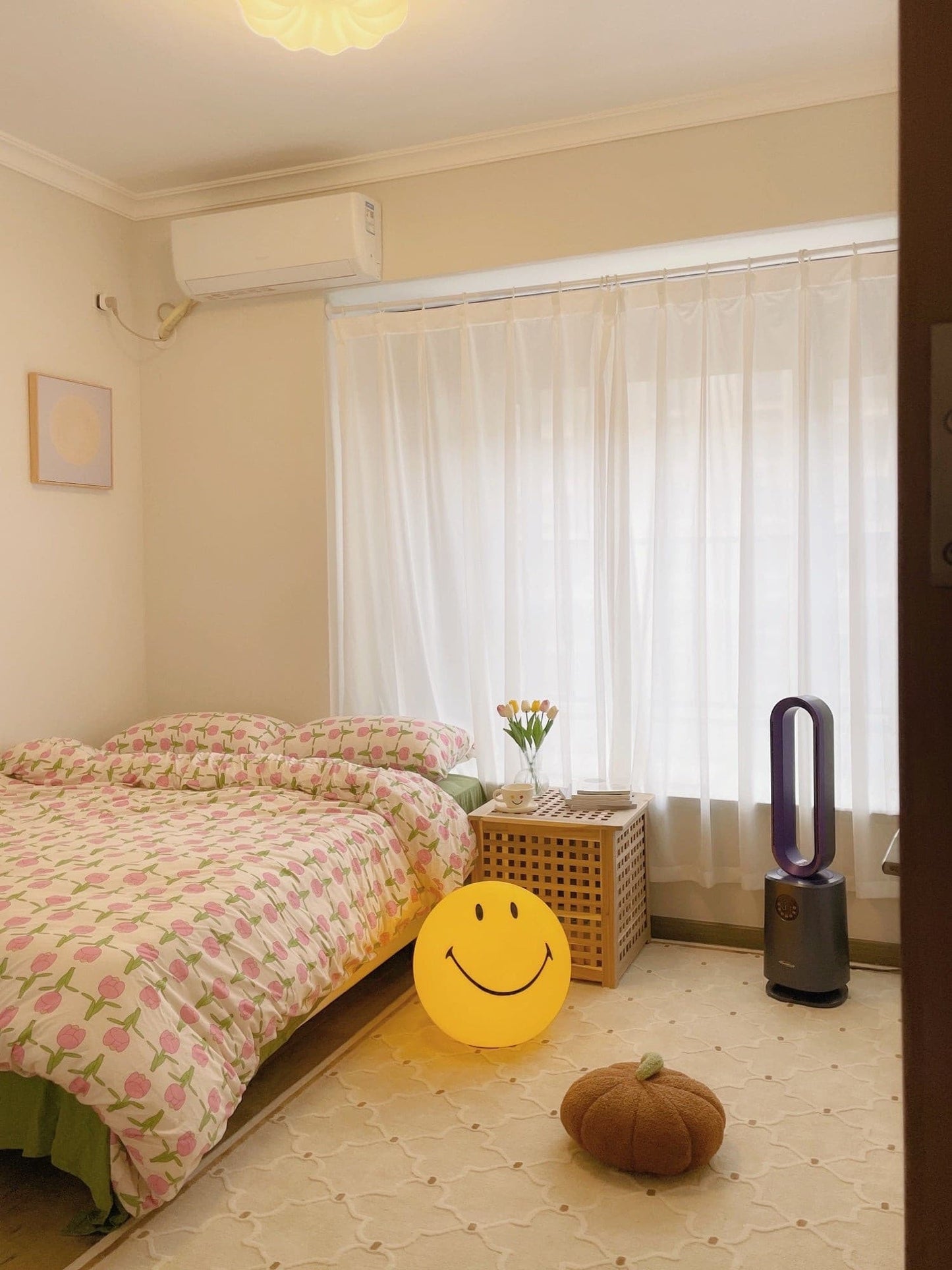 Smiley Table Lamp