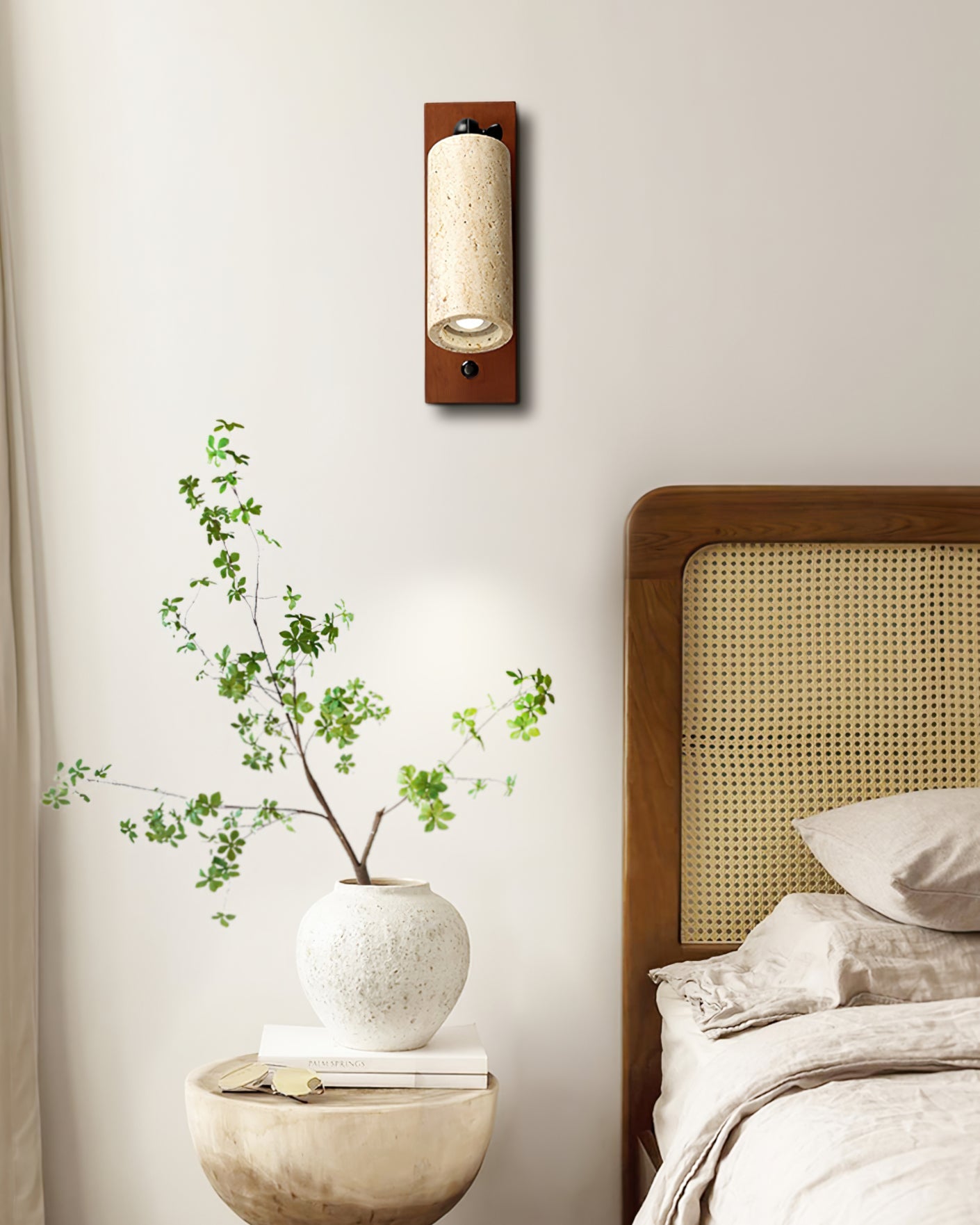 Ouglres Wall Lamp