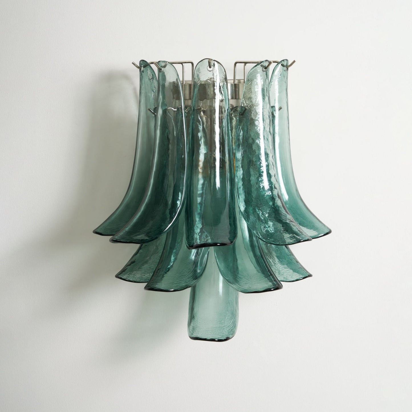 Xiravo Petral Wall Light