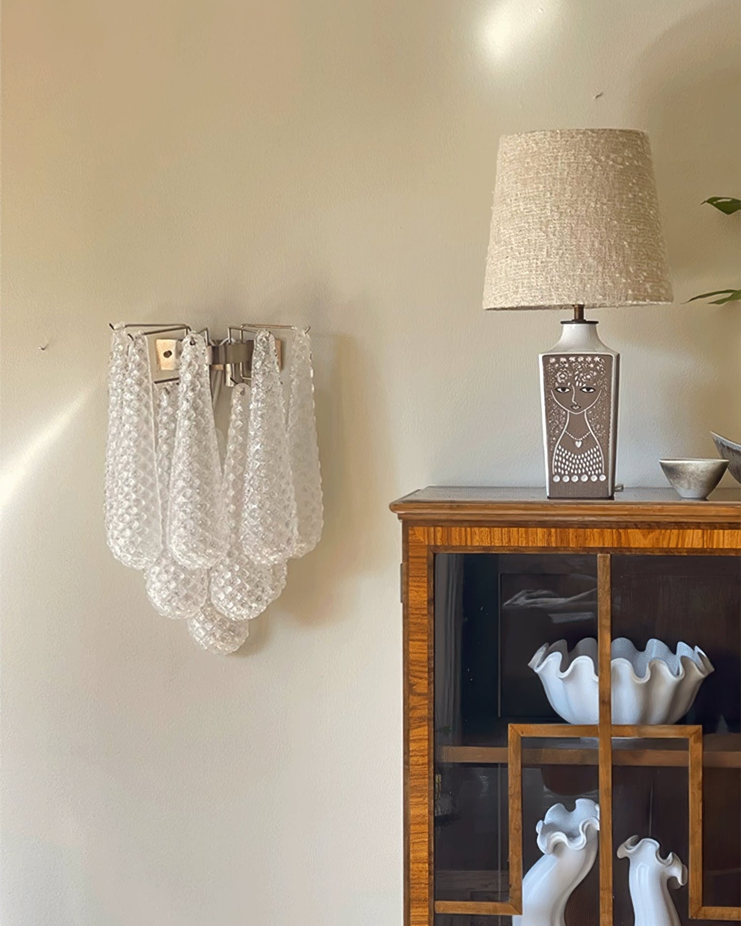 Petals Drop Wall Lamp