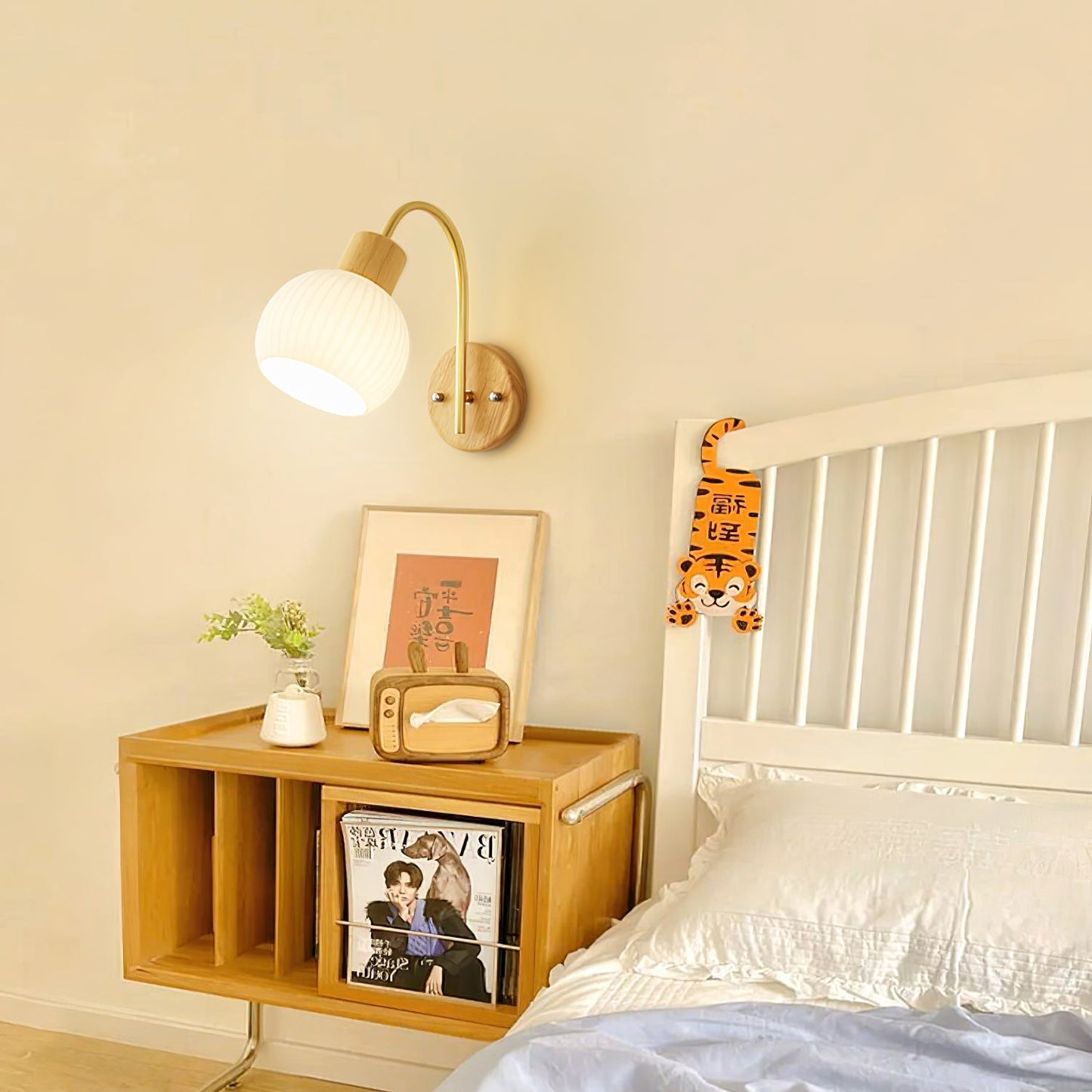 Petaluma Wall Lamp