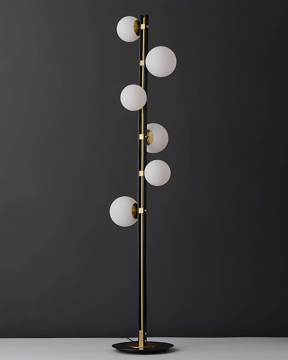 Planeta Floor Lamp