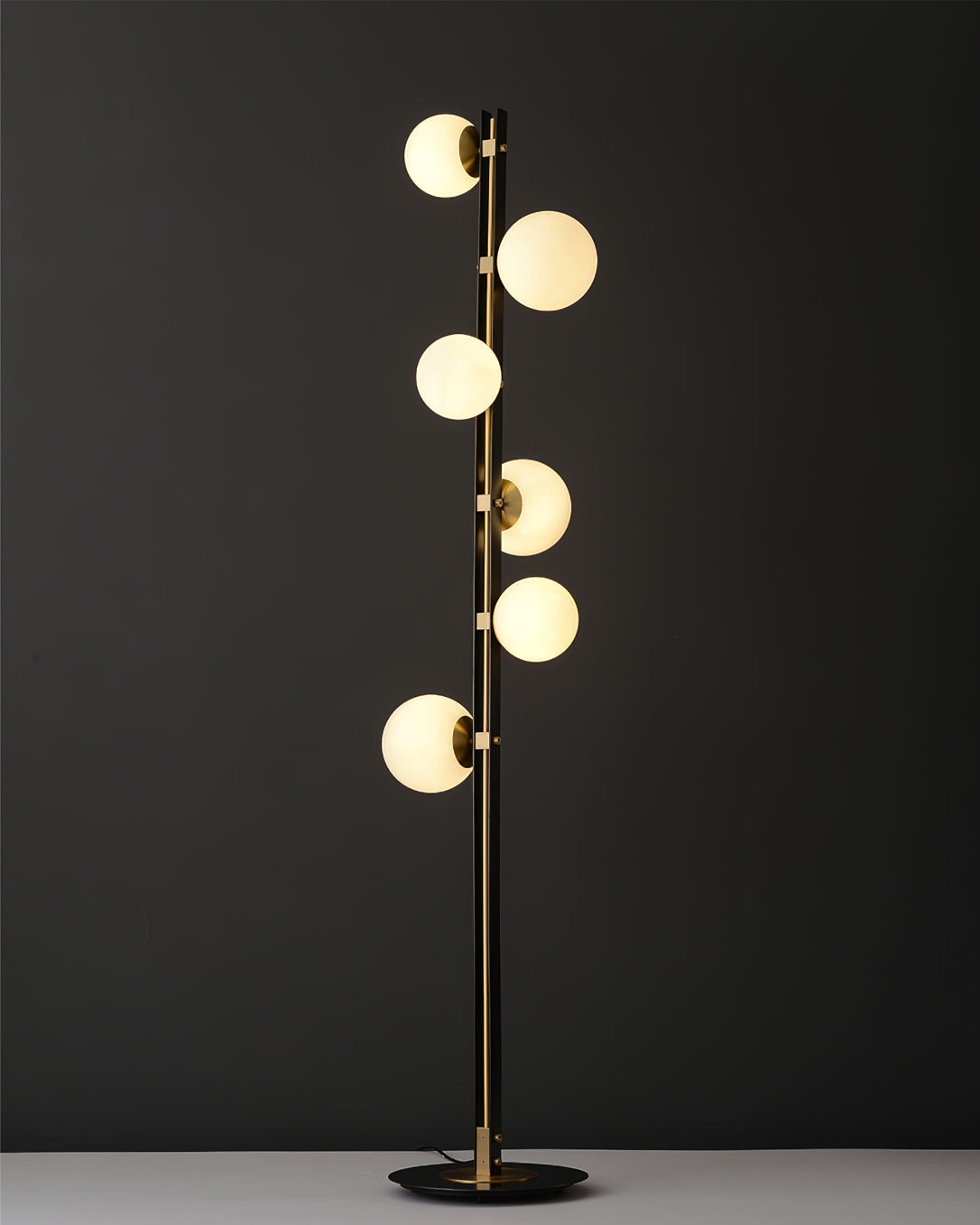 Planeta Floor Lamp