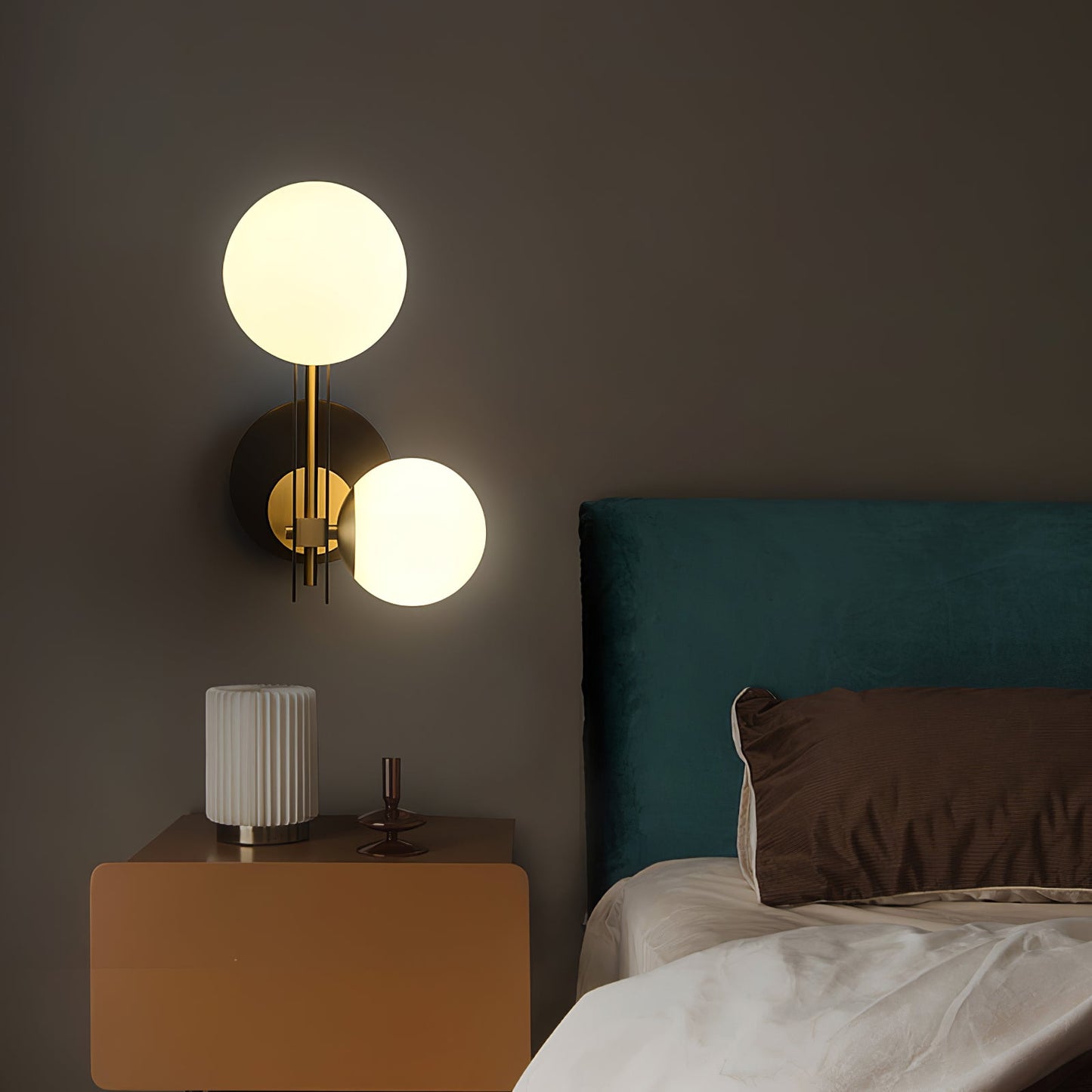 Planeta Wall Lamp