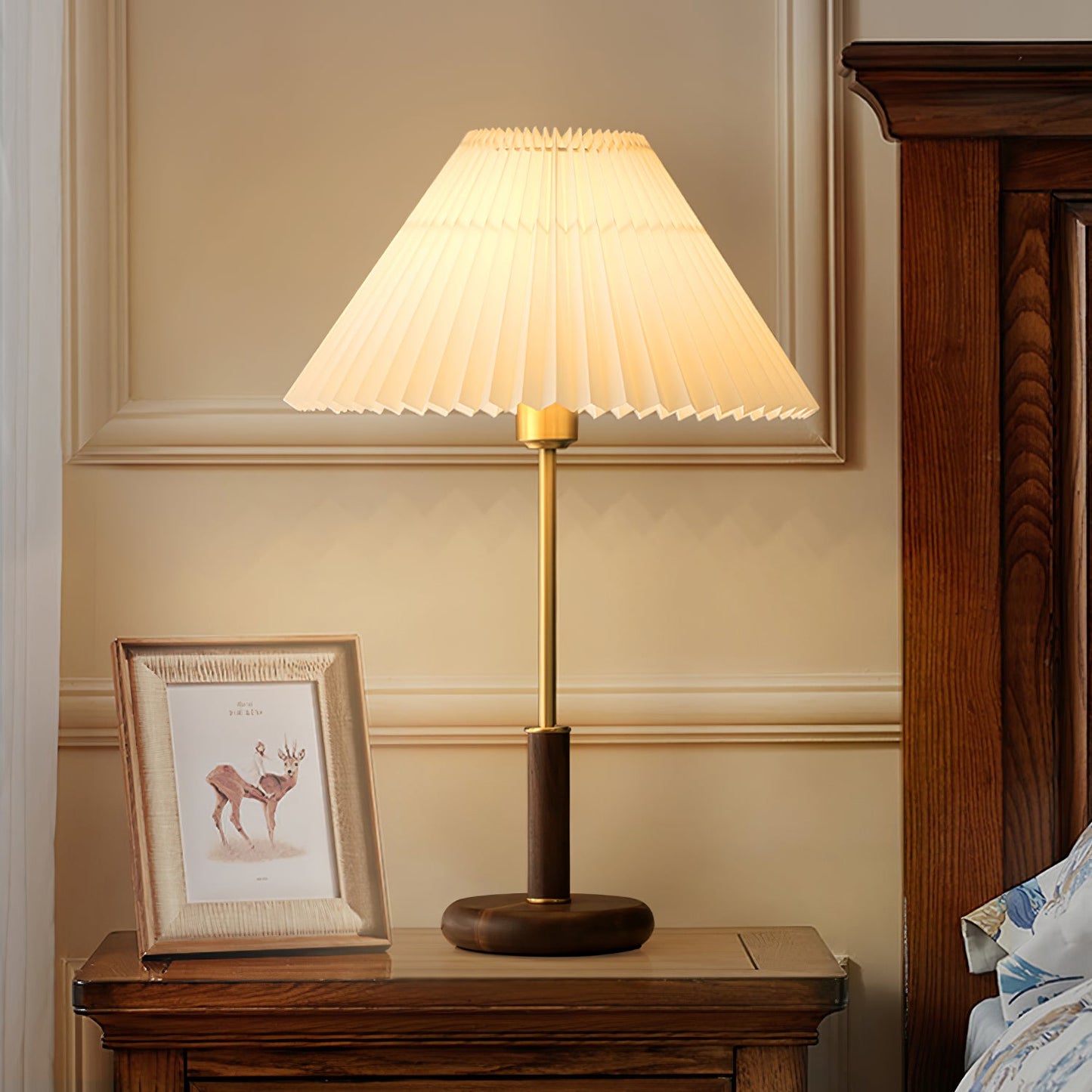 Pleated Wooden Table Lamp