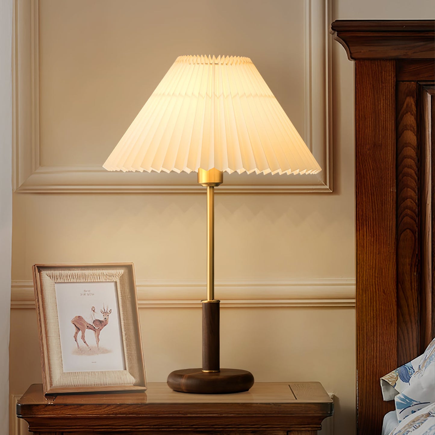 Pleated Wooden Table Lamp