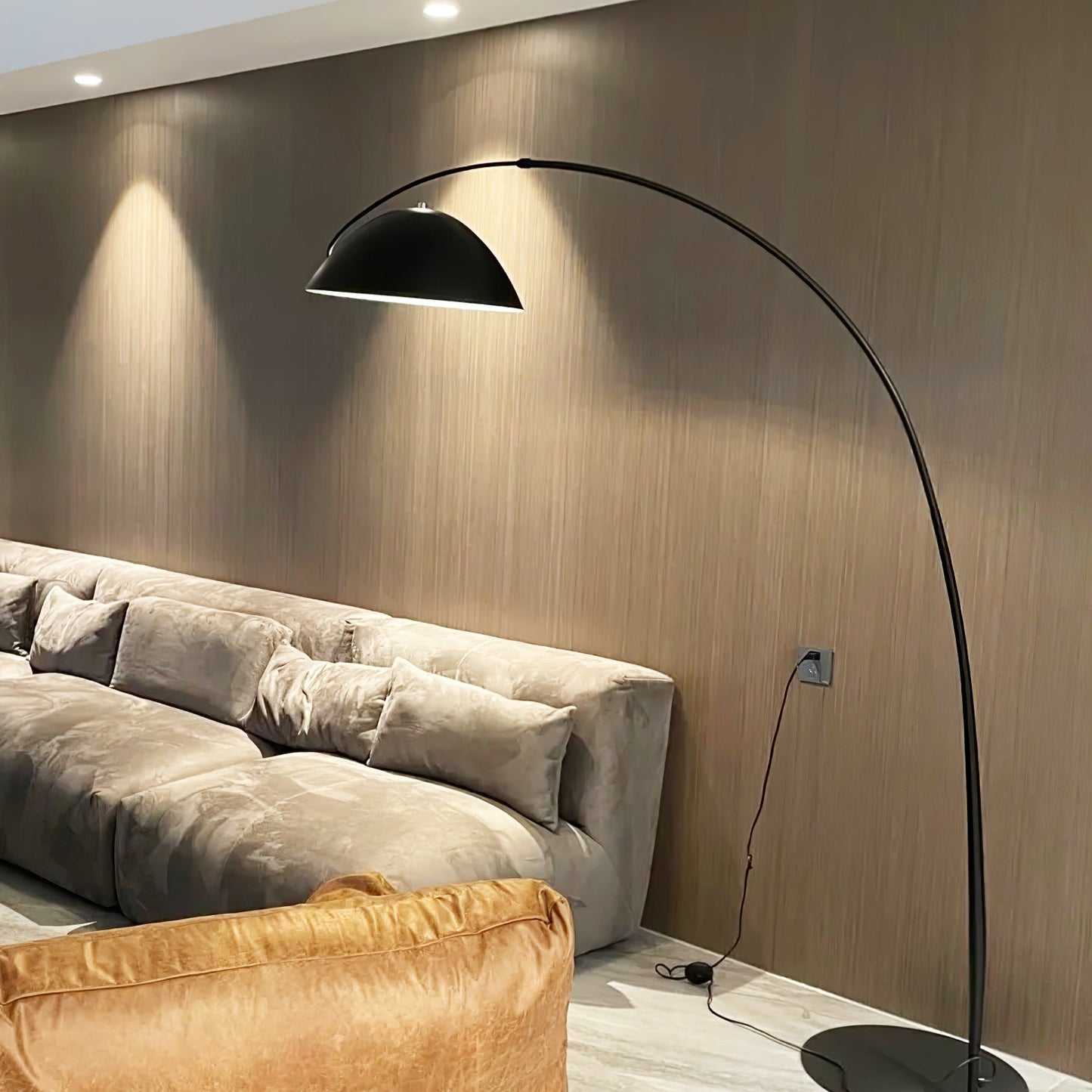 Pluma Floor Lamp