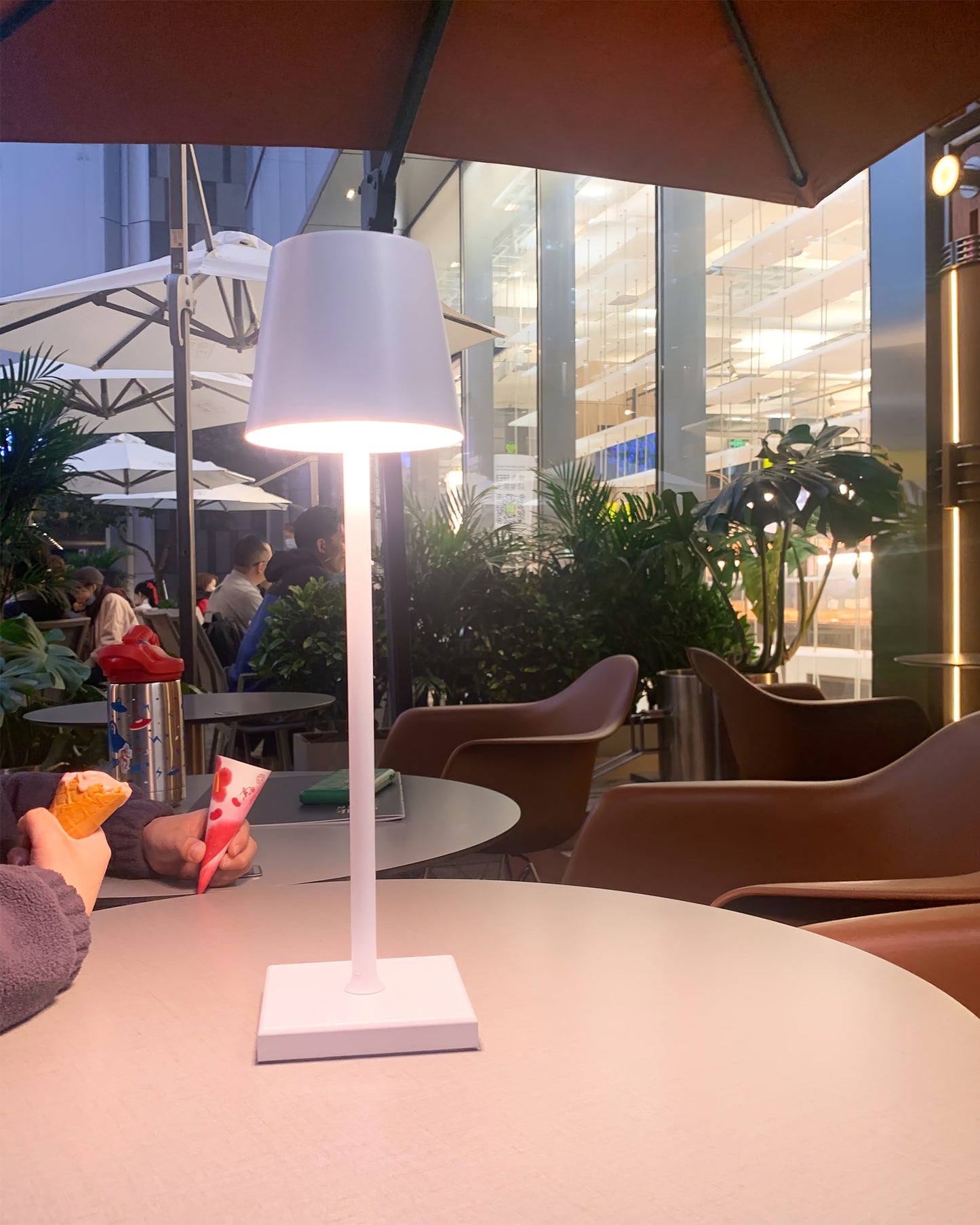Doku Built-in Battery Table Lamp