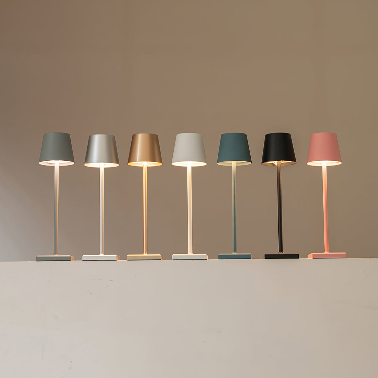Doku Built-in Battery Table Lamp