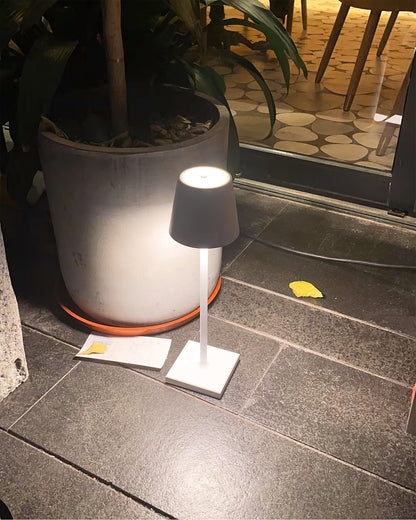 Doku Built-in Battery Table Lamp