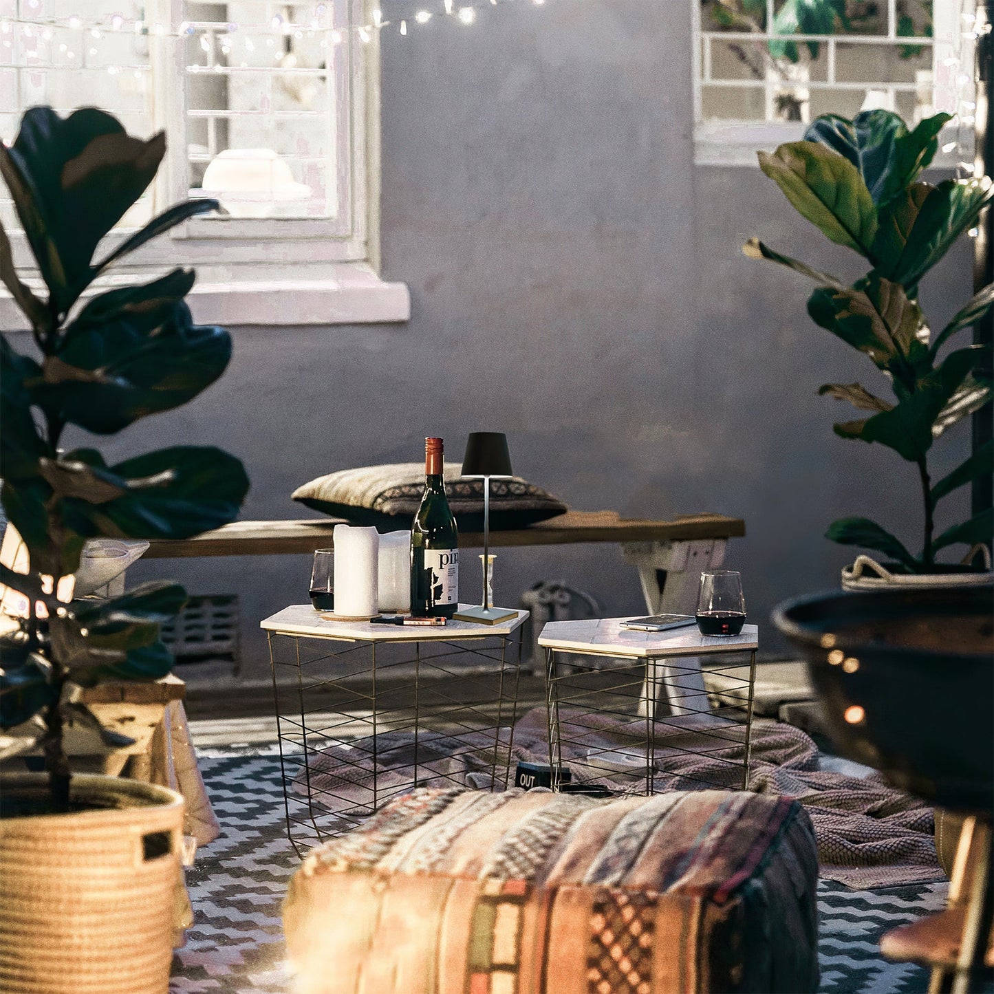 Doku Built-in Battery Table Lamp