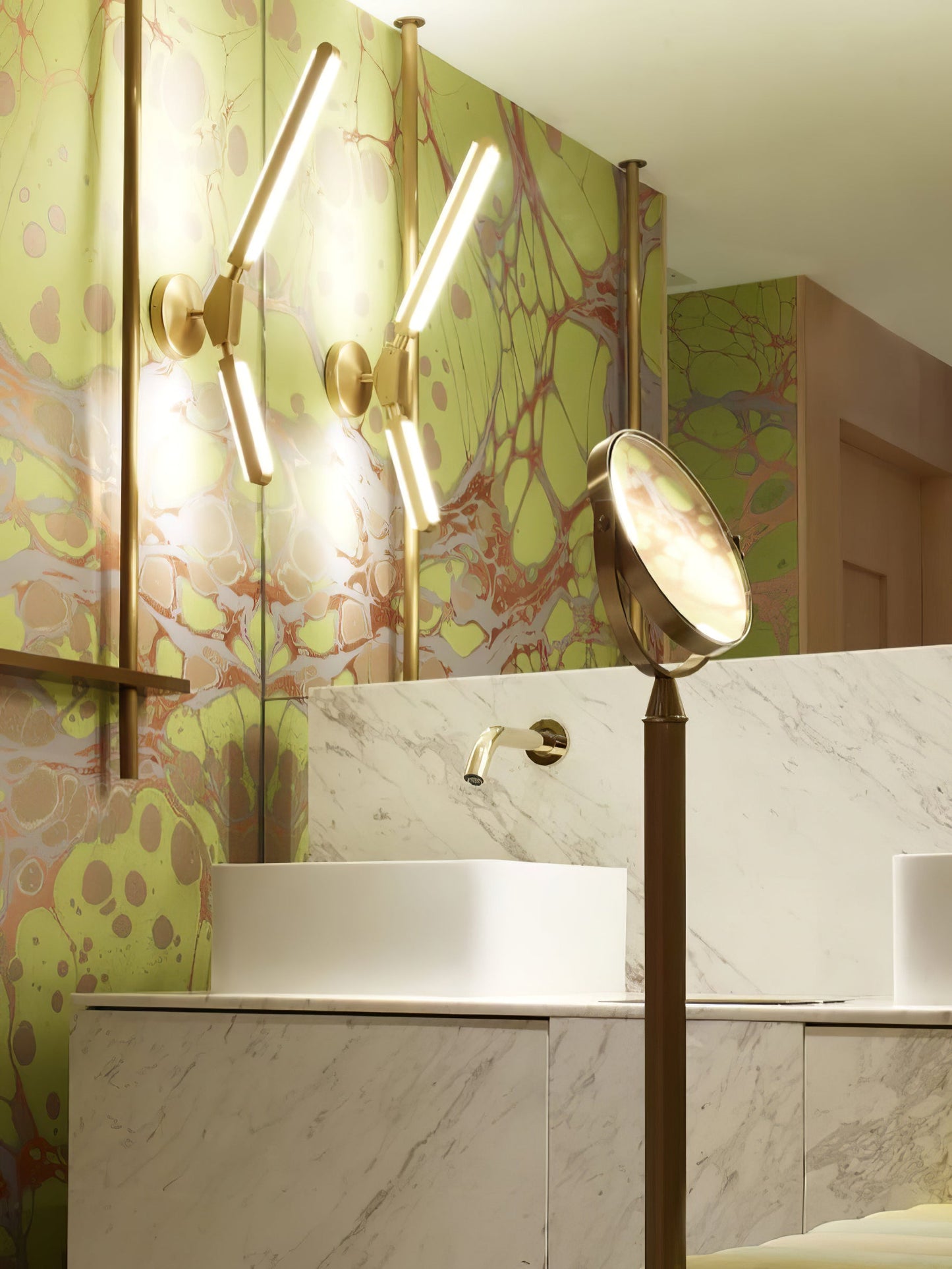 Pris K Wall Lamp
